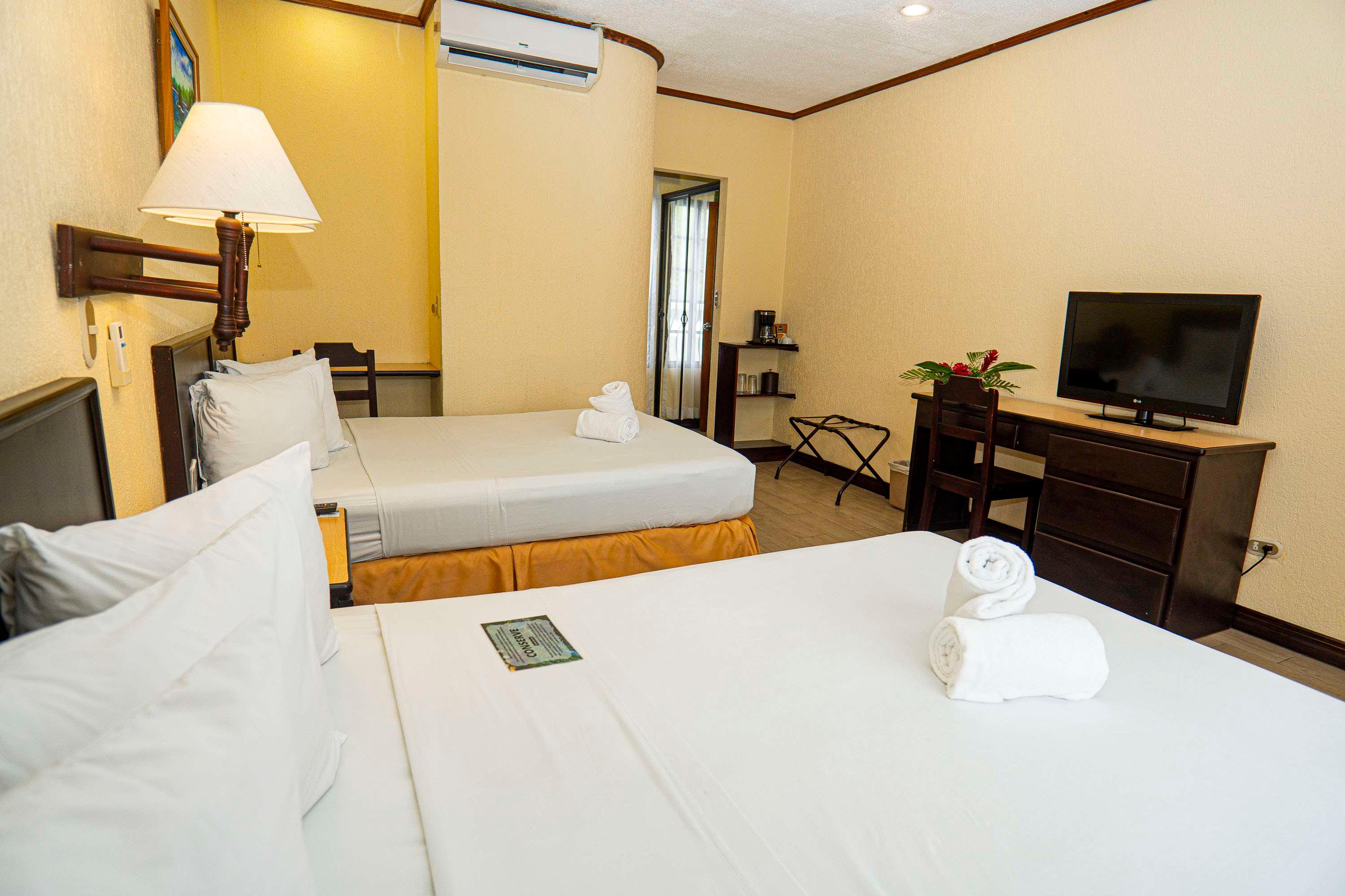 Room Two Double Beds