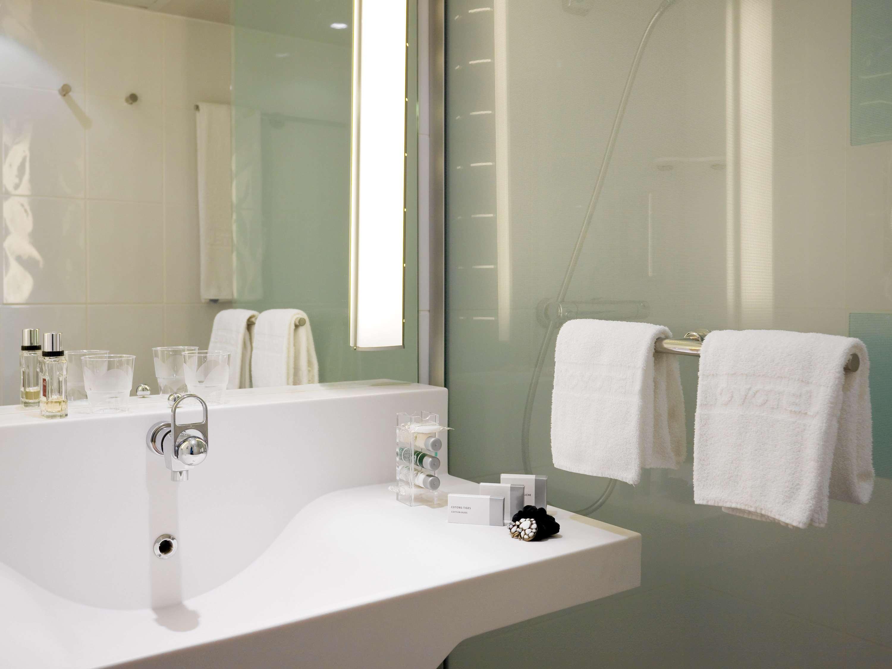 Double Executive Queen Bed