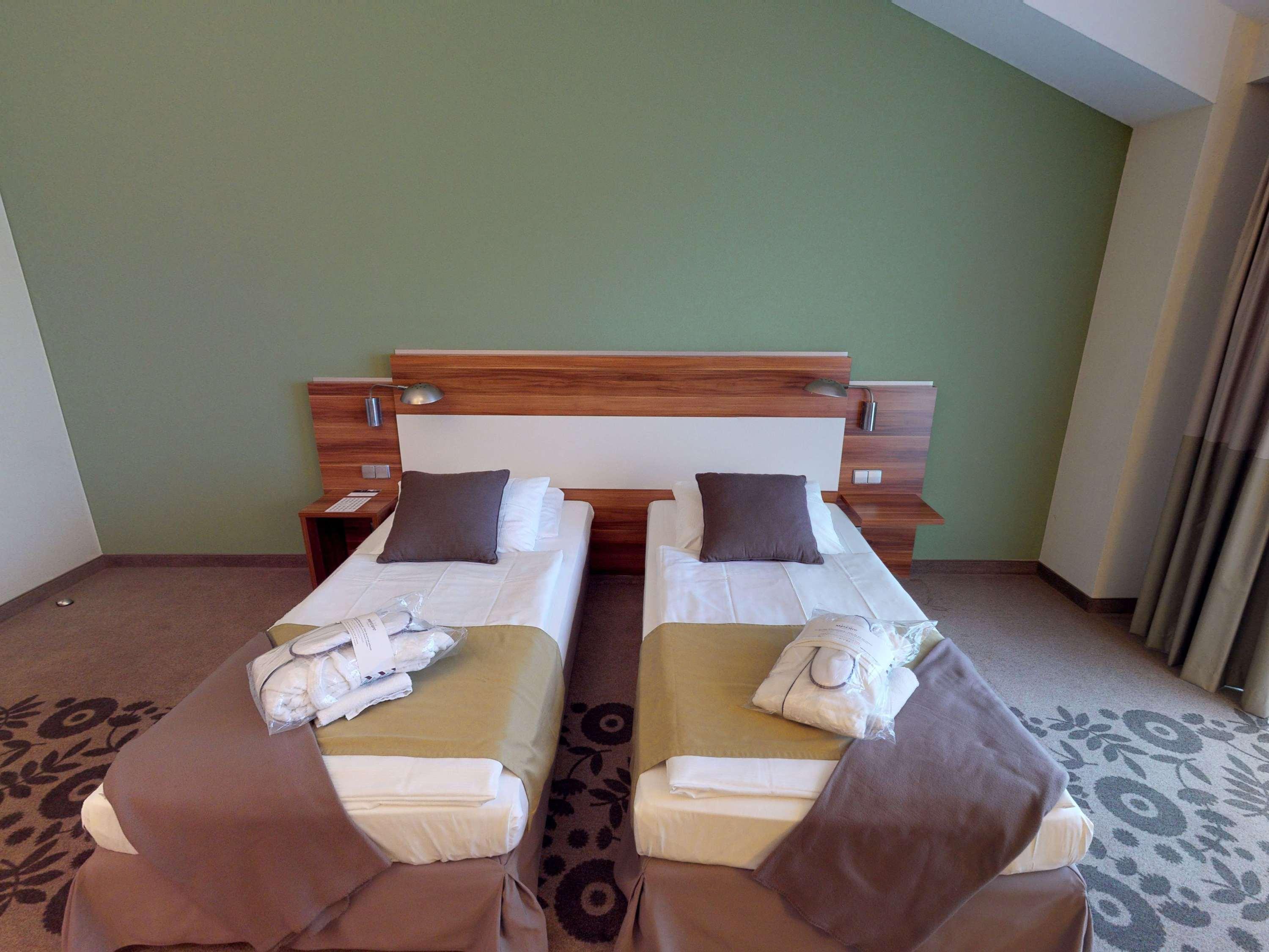 Double Premium Queen Bed