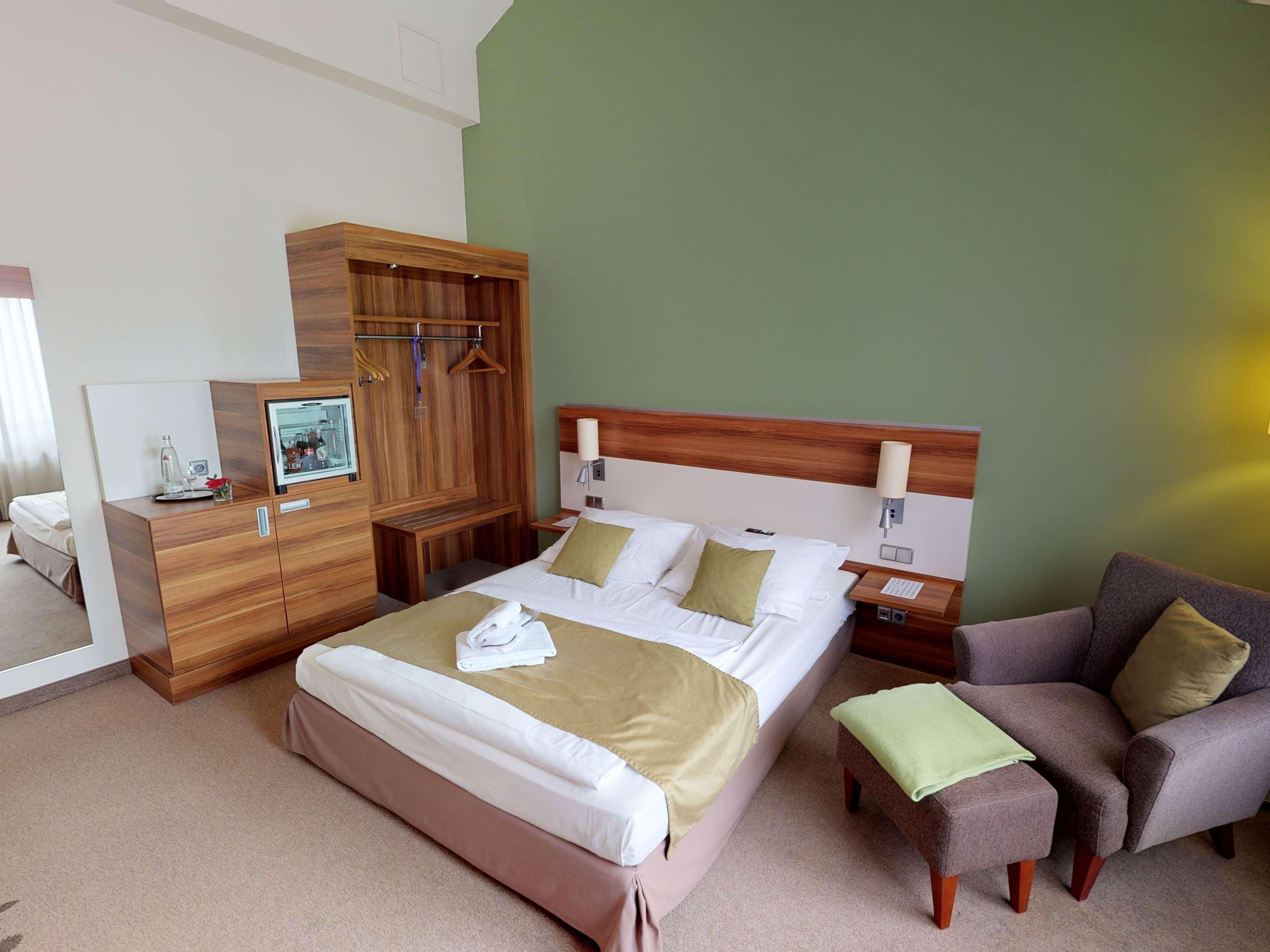 Double Superior King Bed