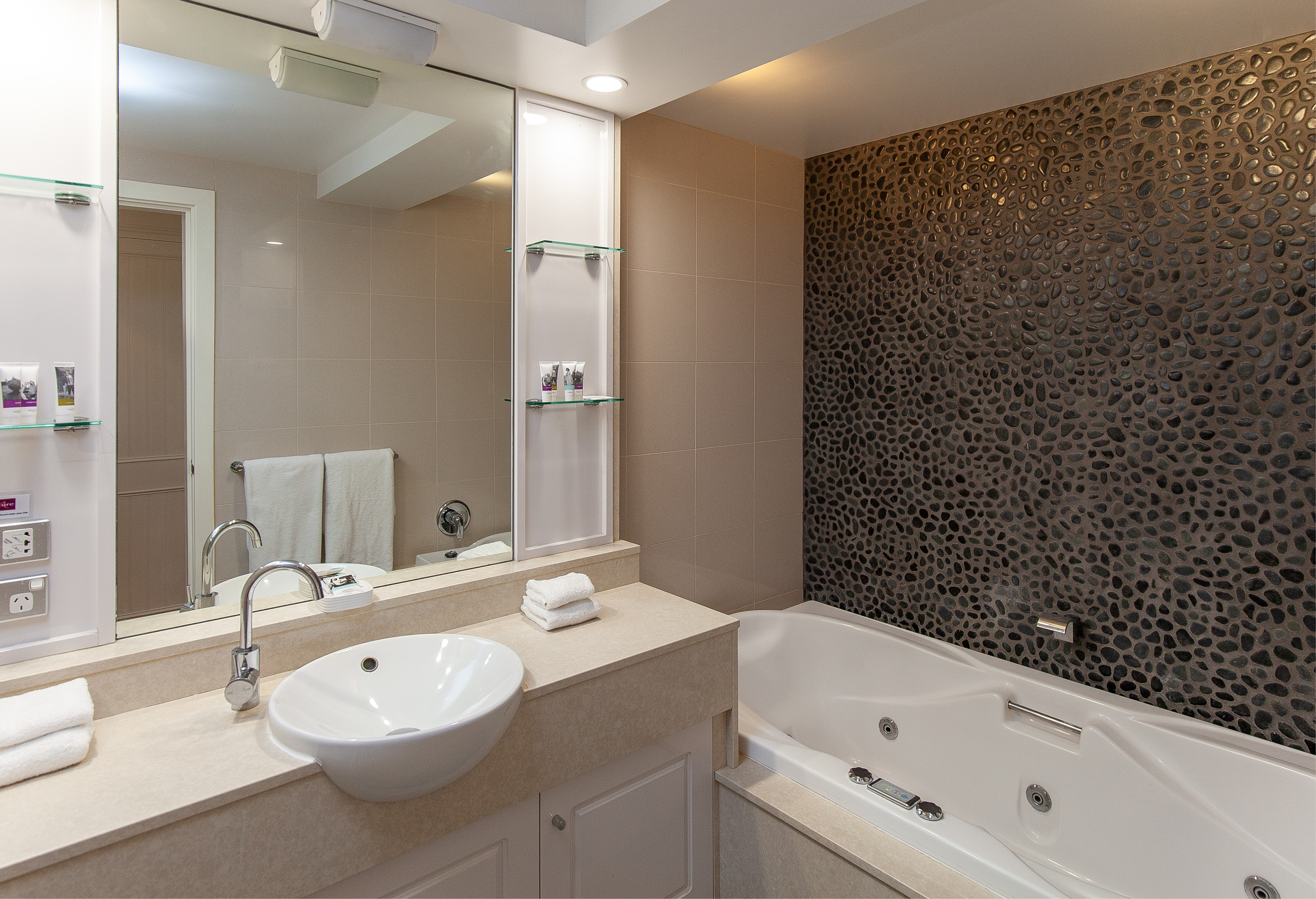 Double Deluxe King Bed