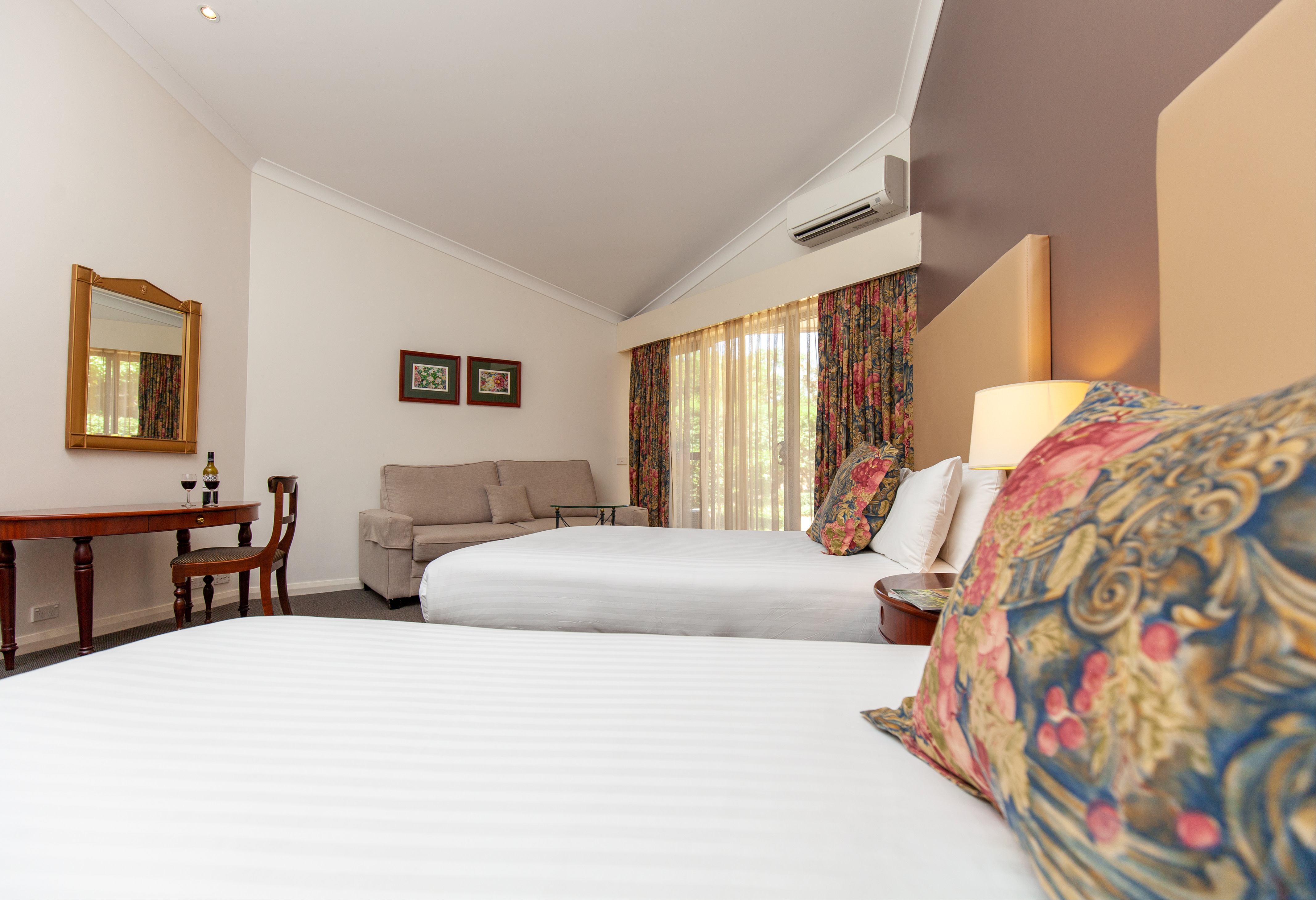 Studio Two Double Beds