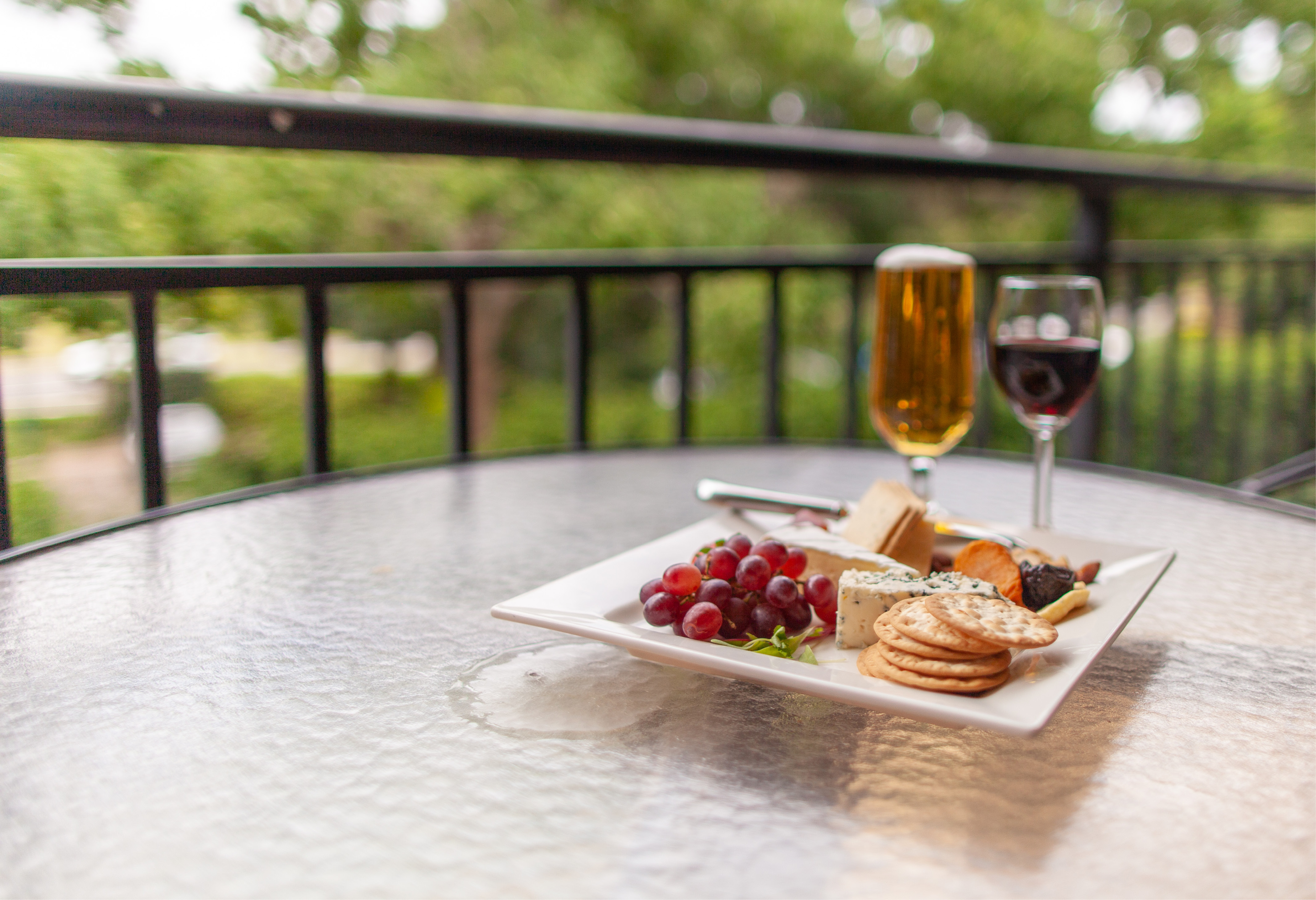 Studio King Size Bed