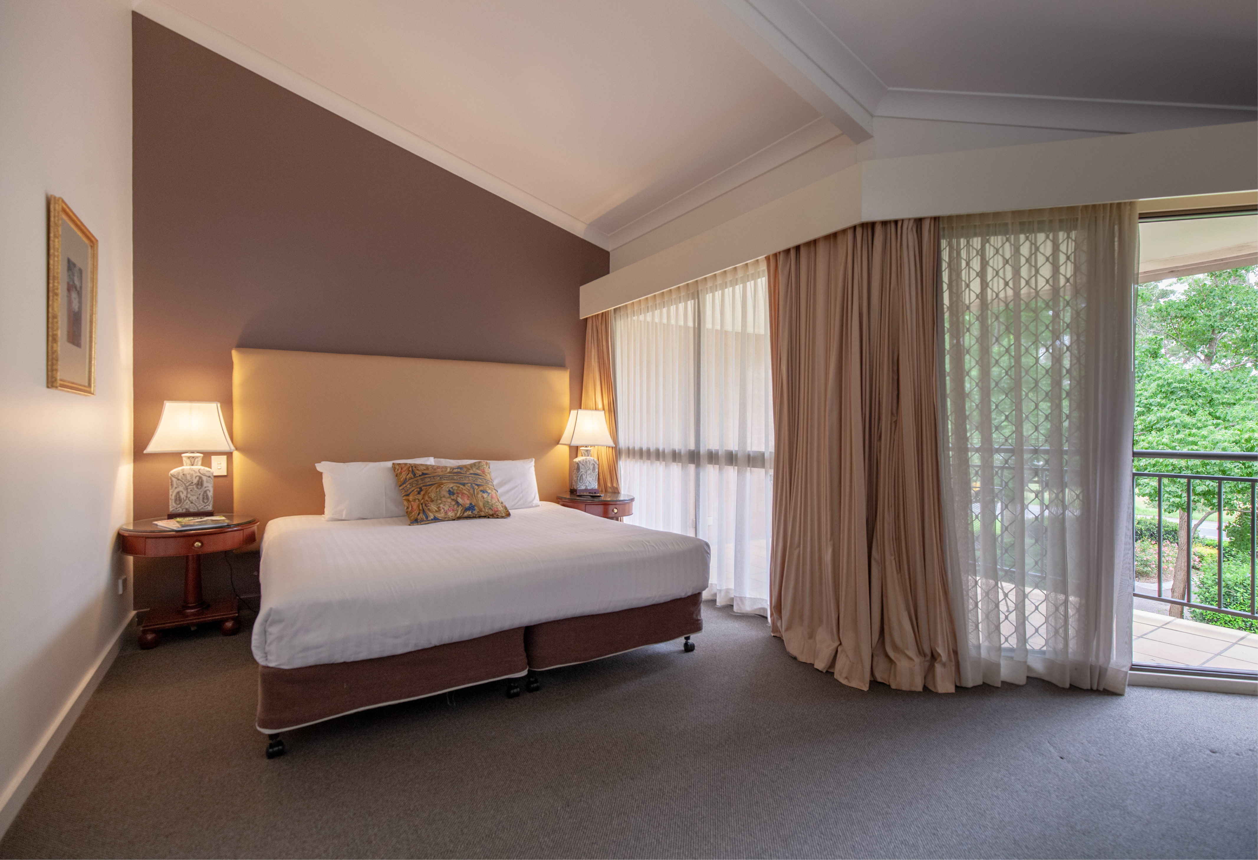 Studio King Size Bed