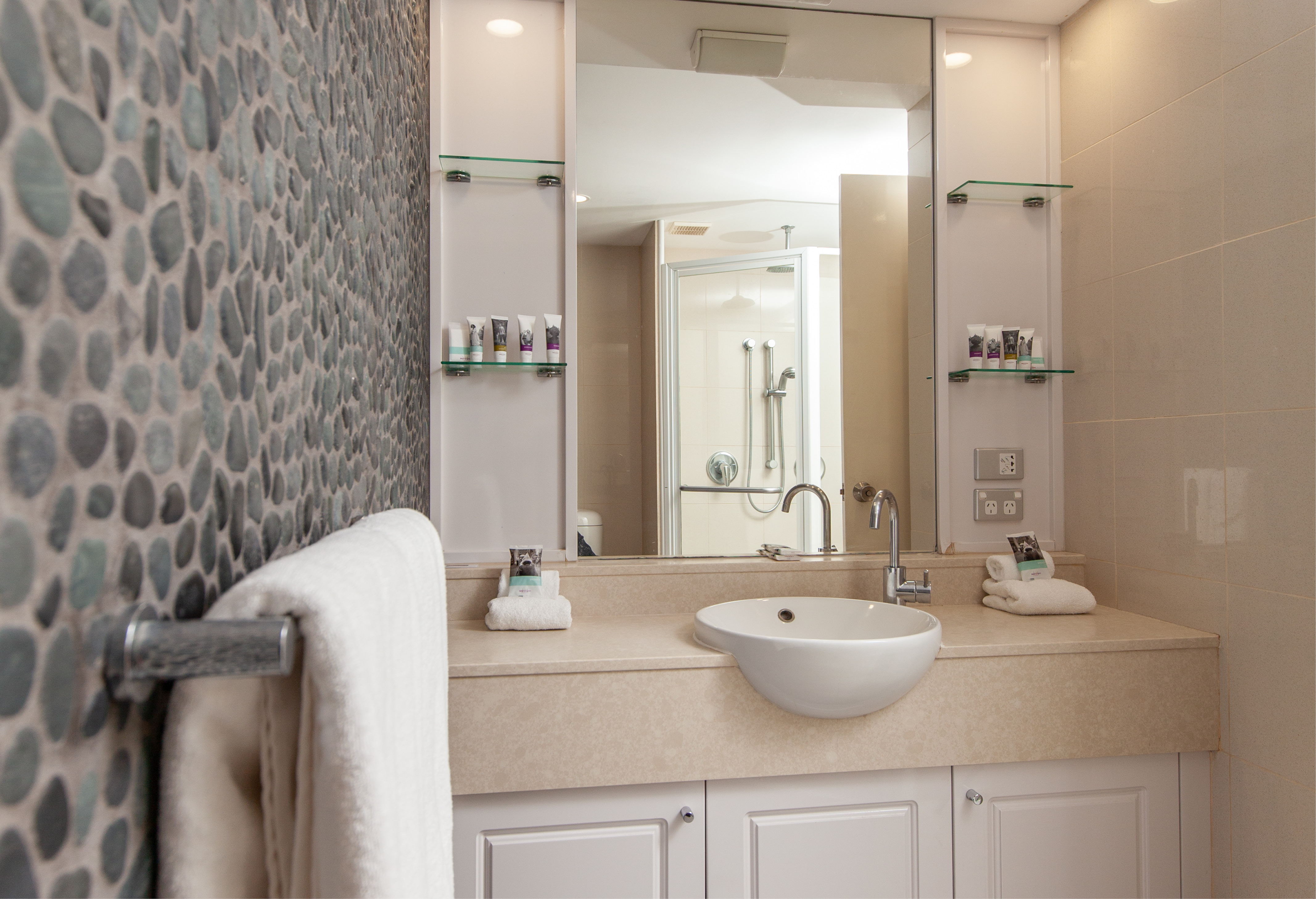 Studio King Size Bed