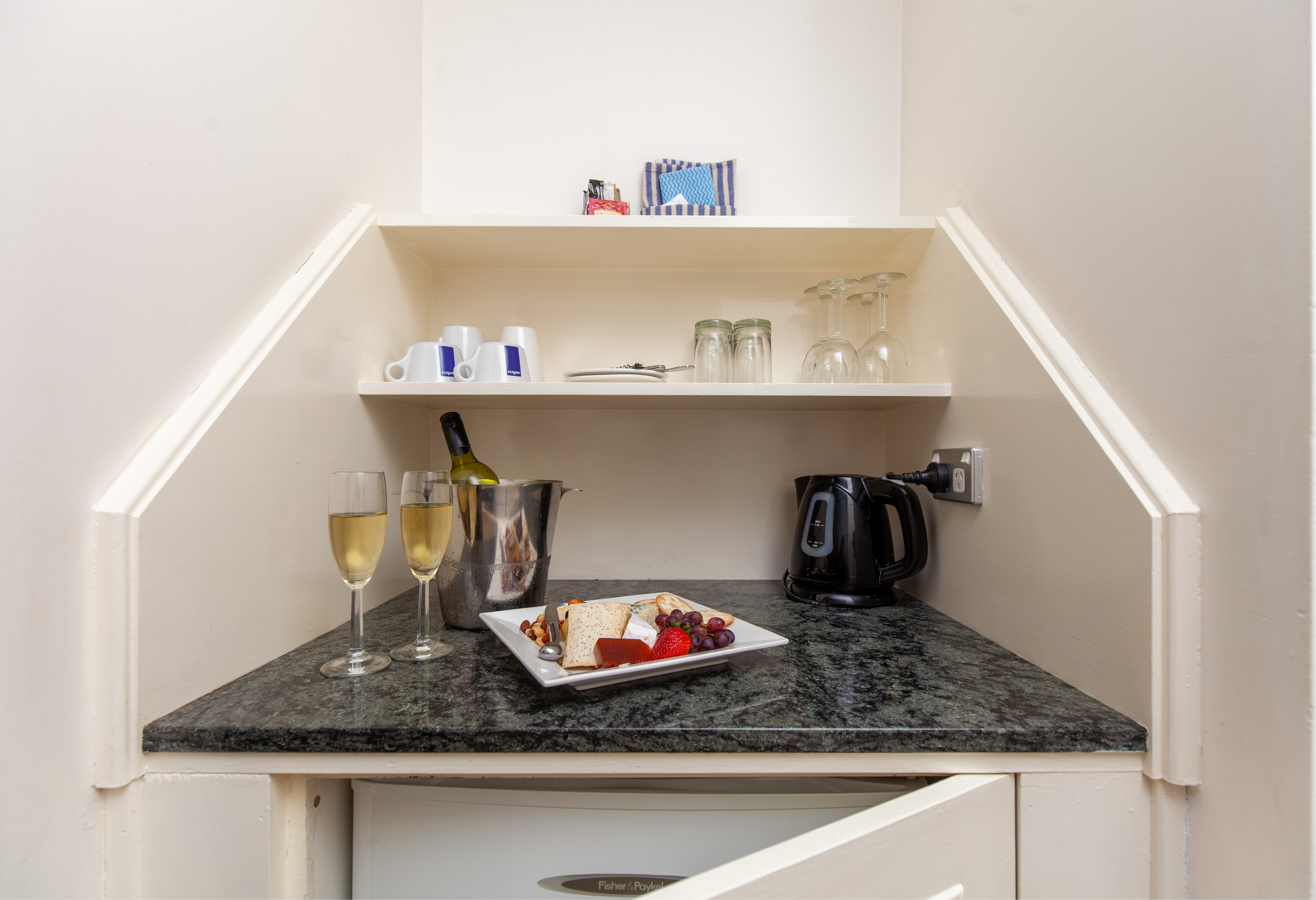 Studio Two Double Beds