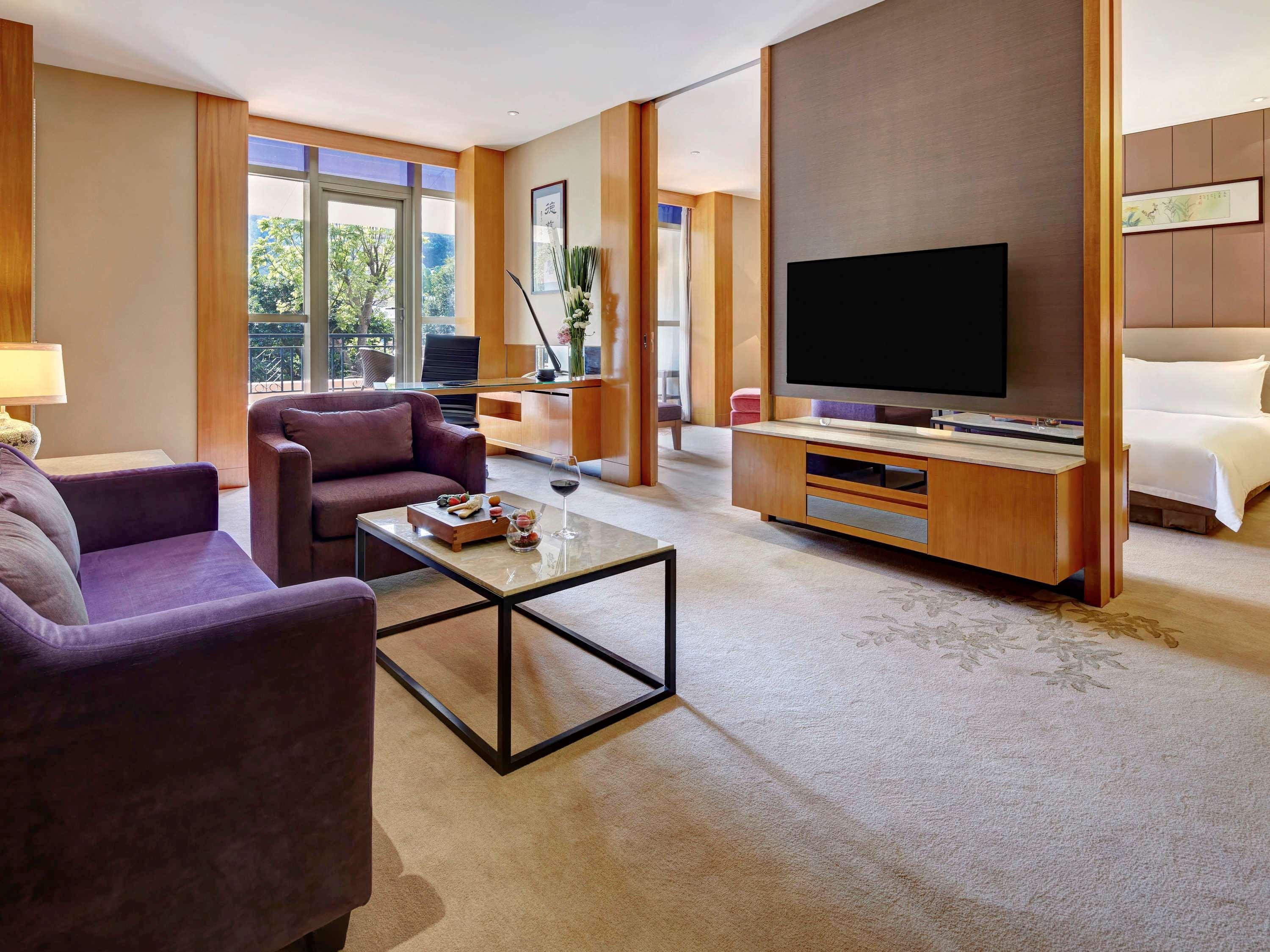 Junior Suite King Size Bed