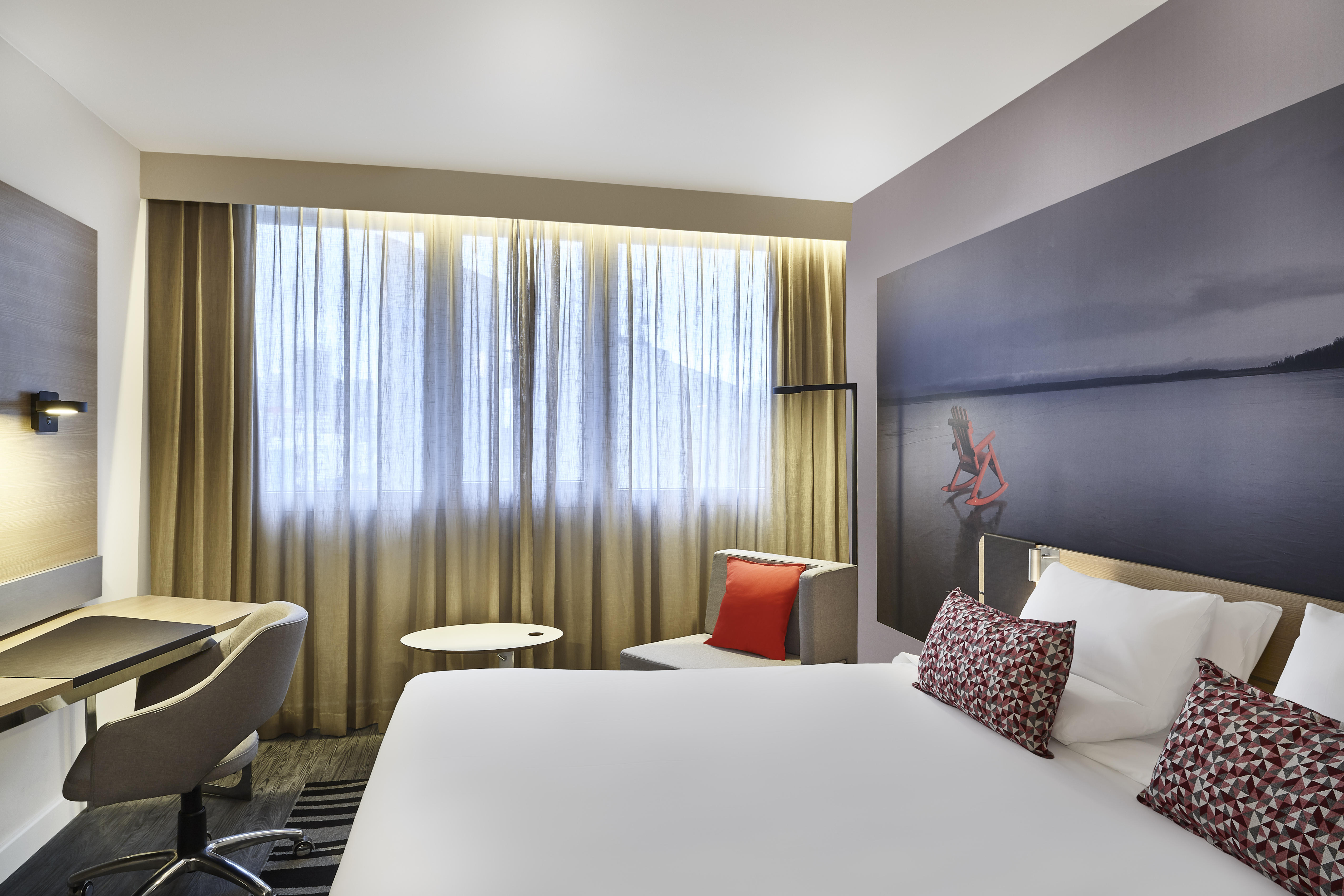 Double Executive Queen Bed