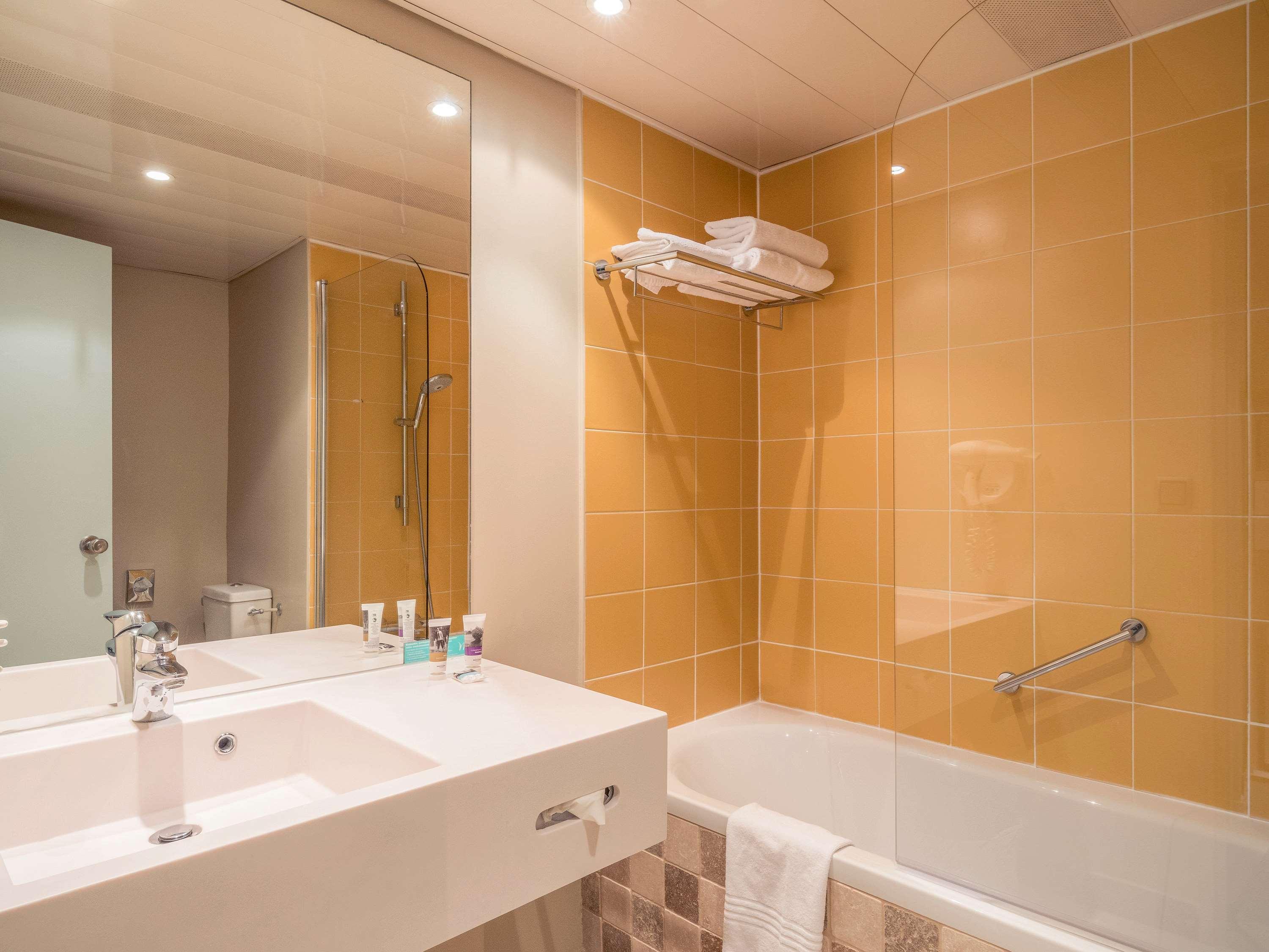 Double Classic Double Bed