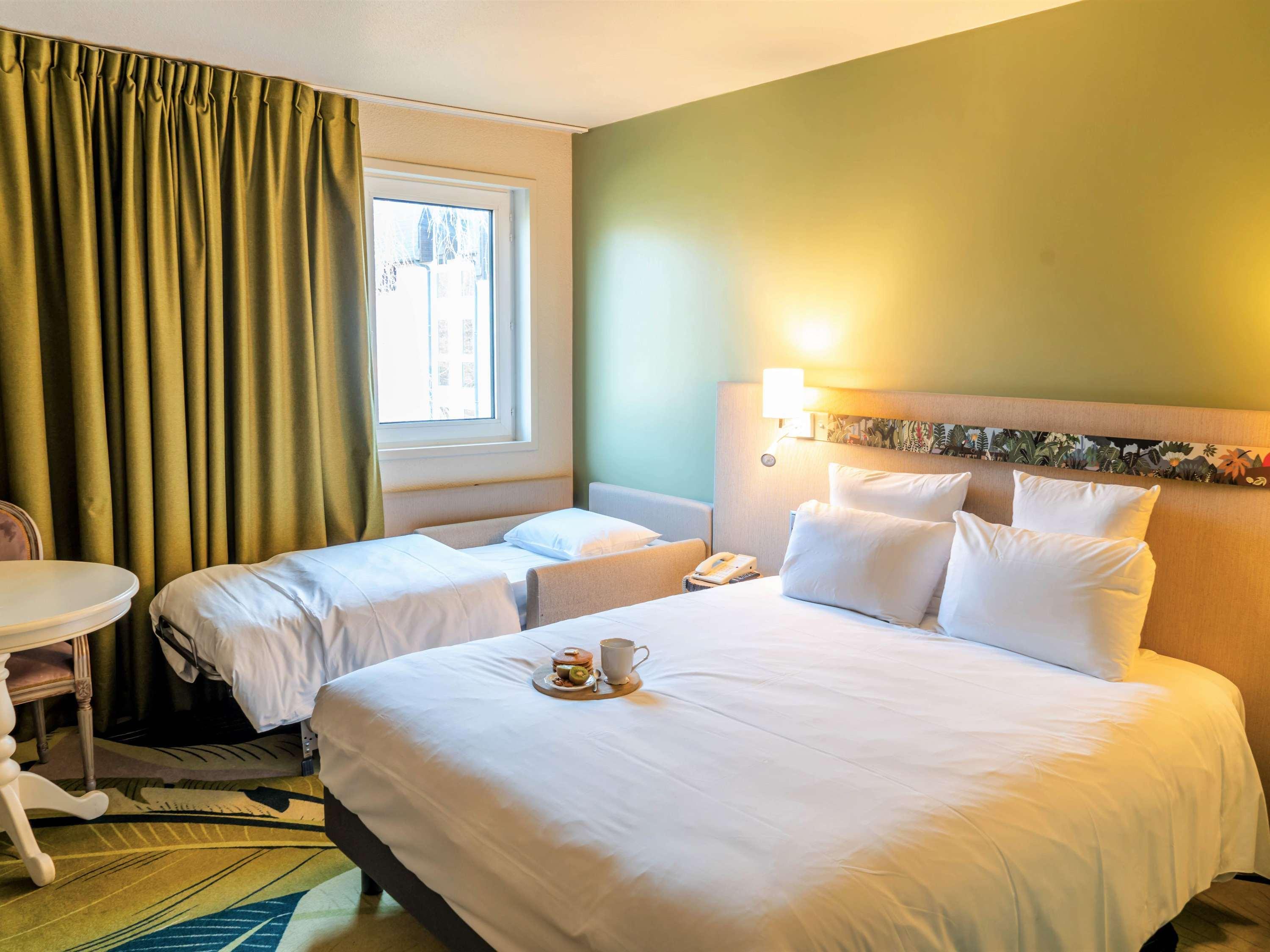 Double Classic Double Bed