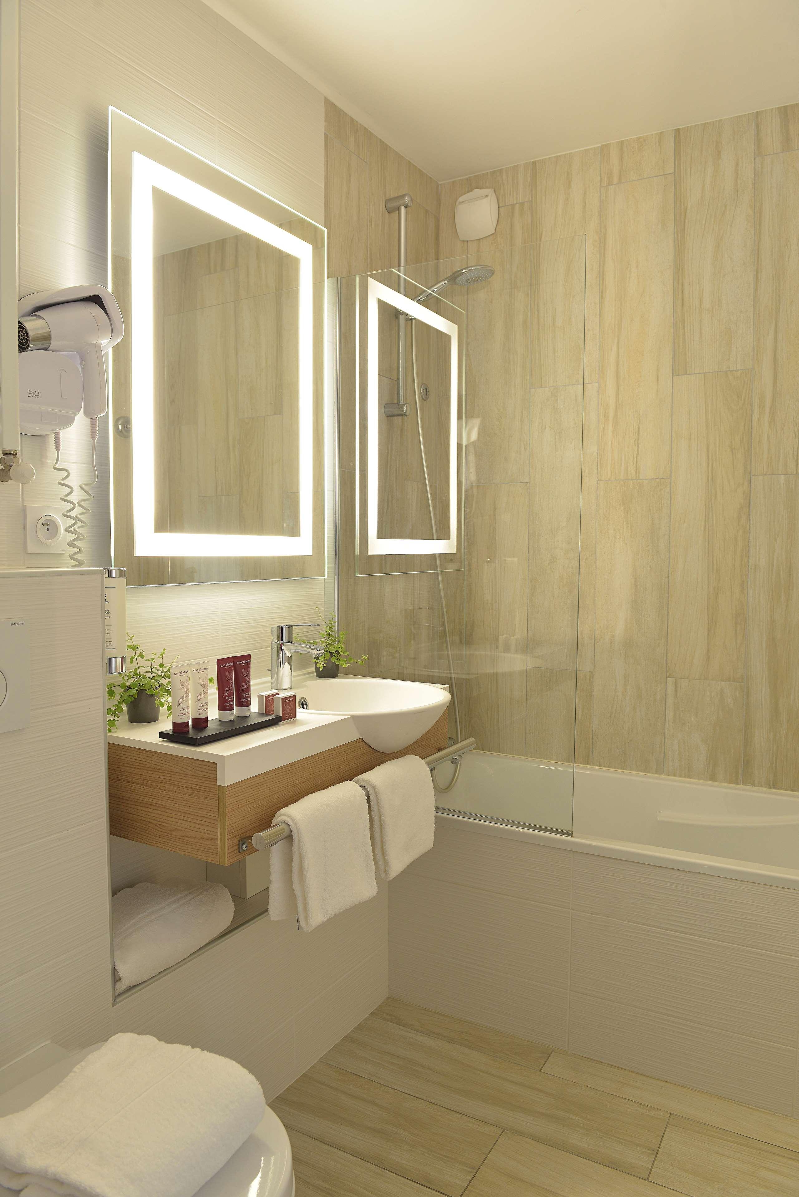 Double Queen Size Bed