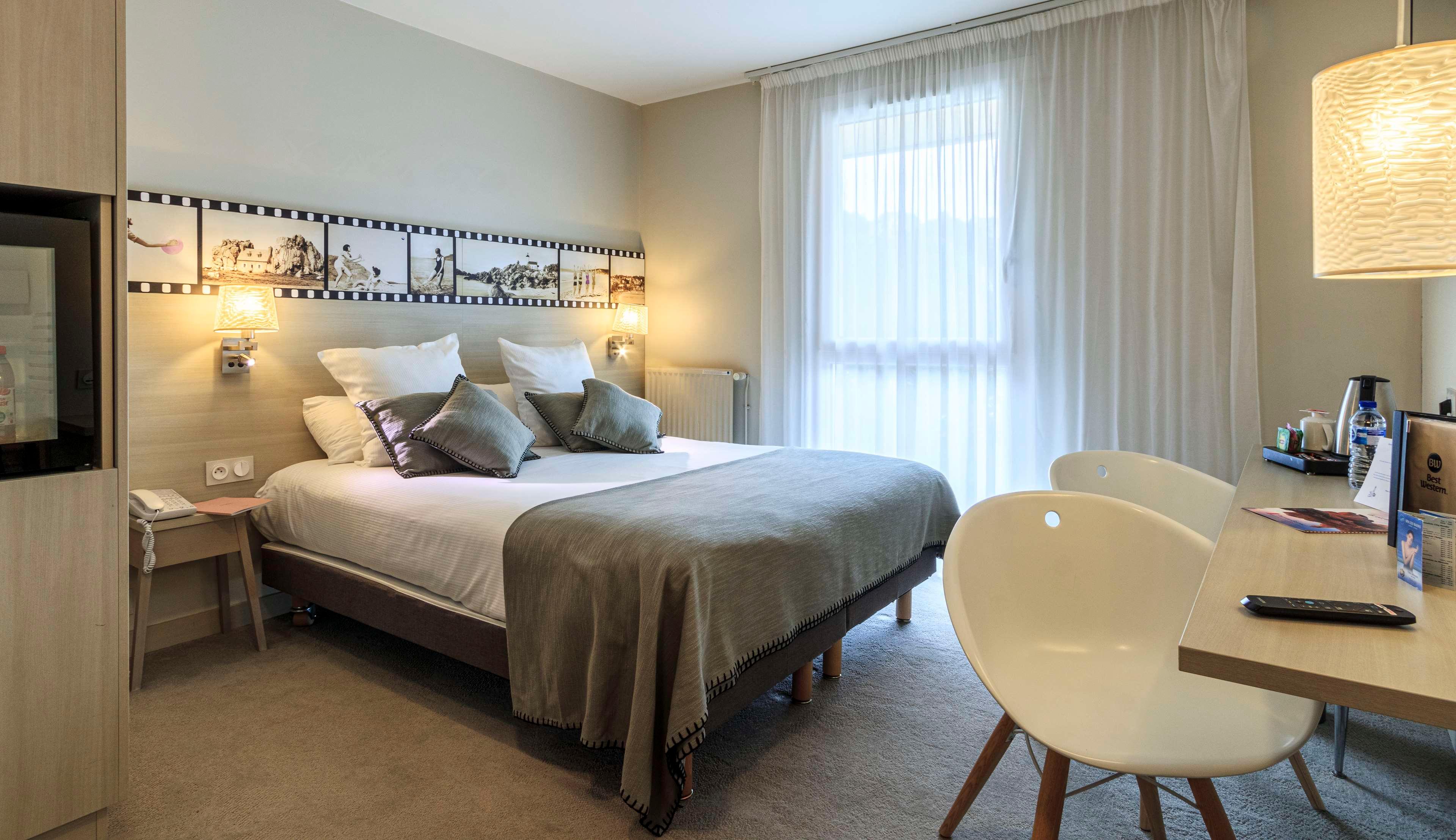 Double Queen Size Bed