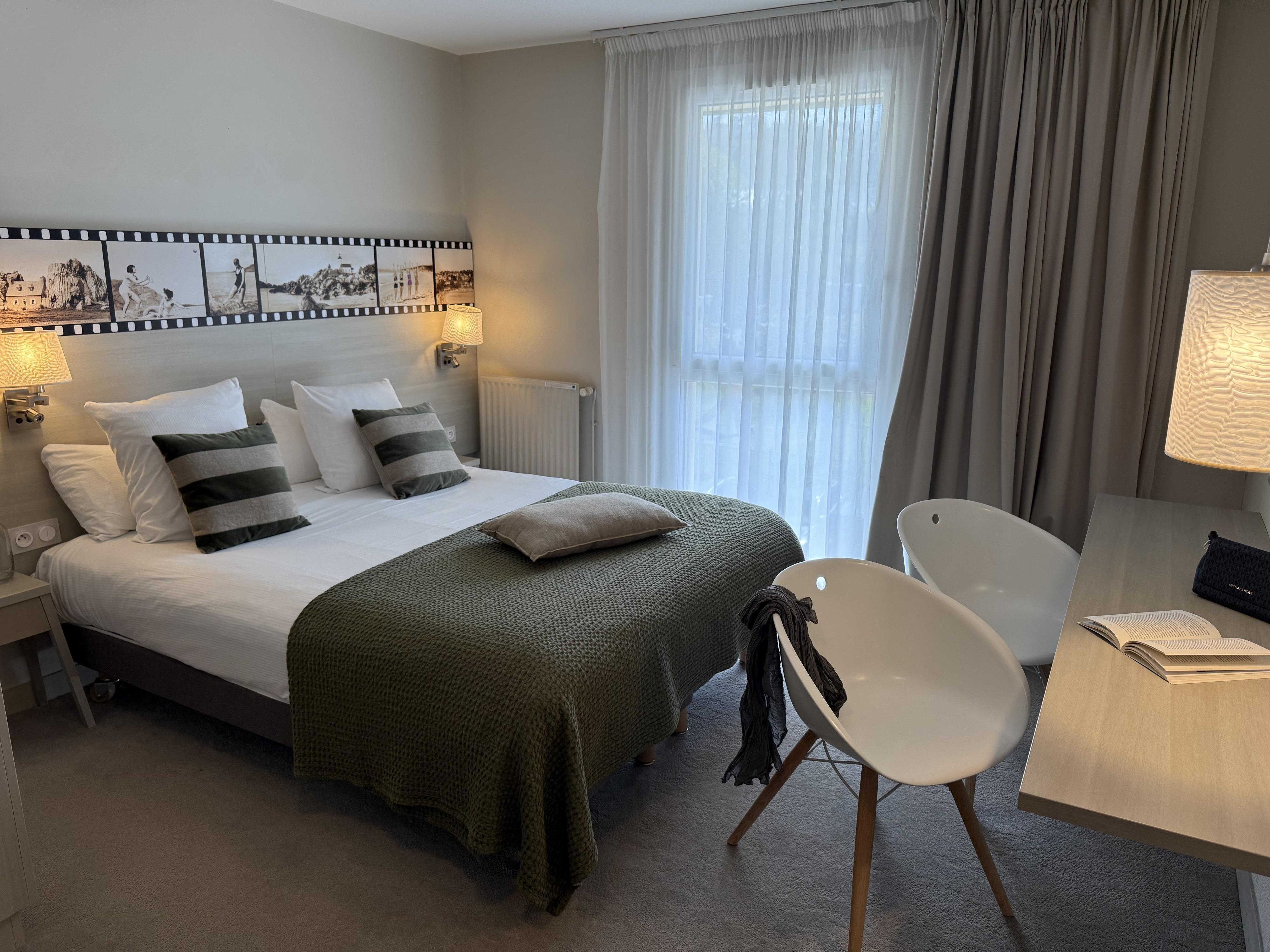 Double Queen Size Bed