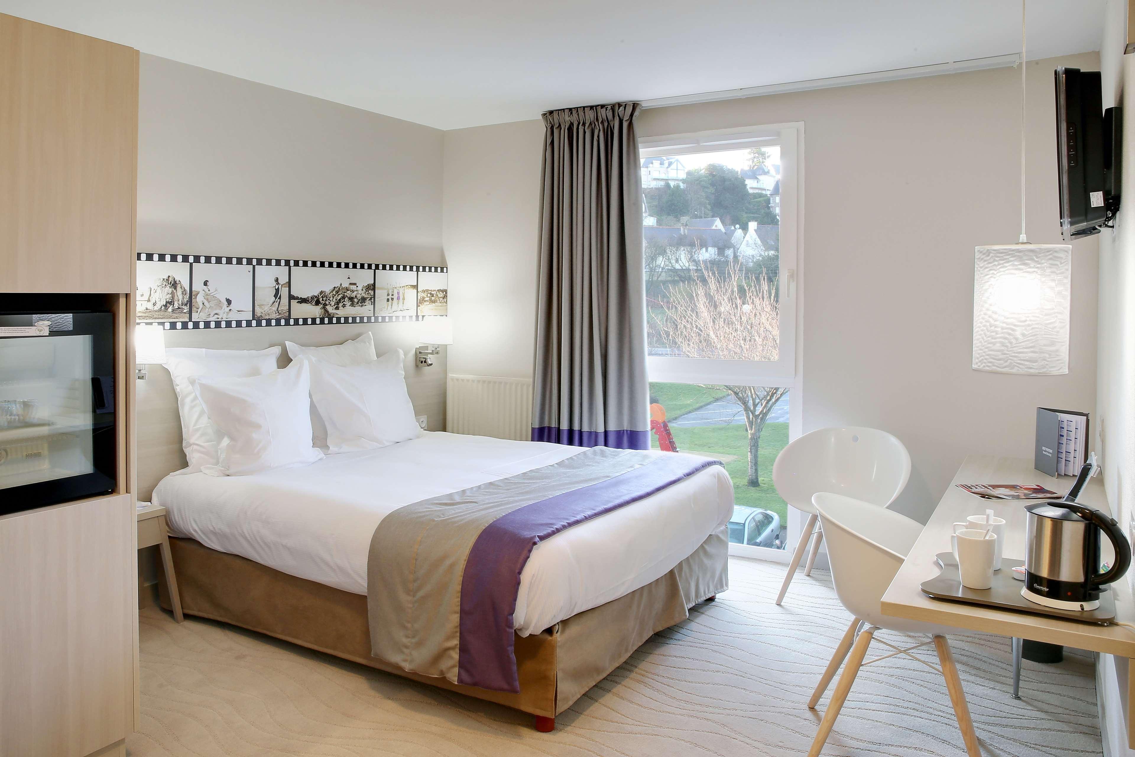 Double Queen Size Bed