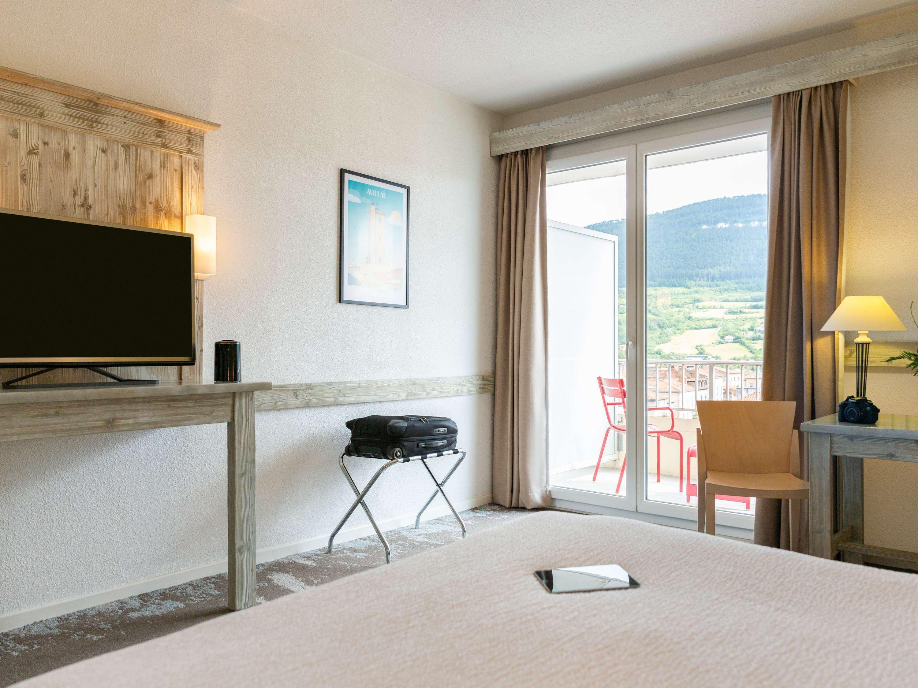 Double Classic Double Bed