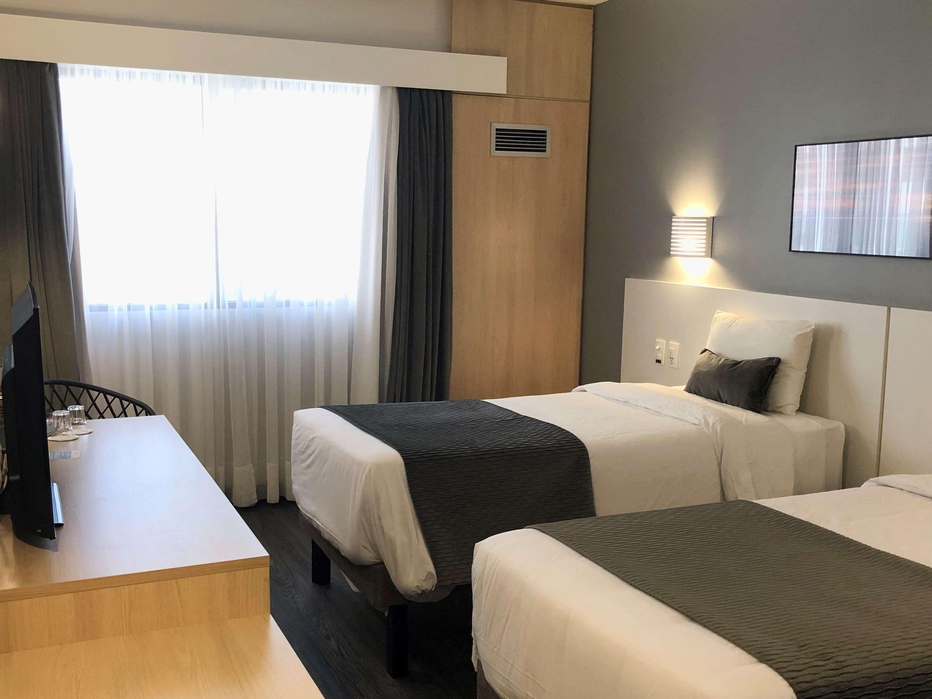 Twin Deluxe Sea View with Balcony