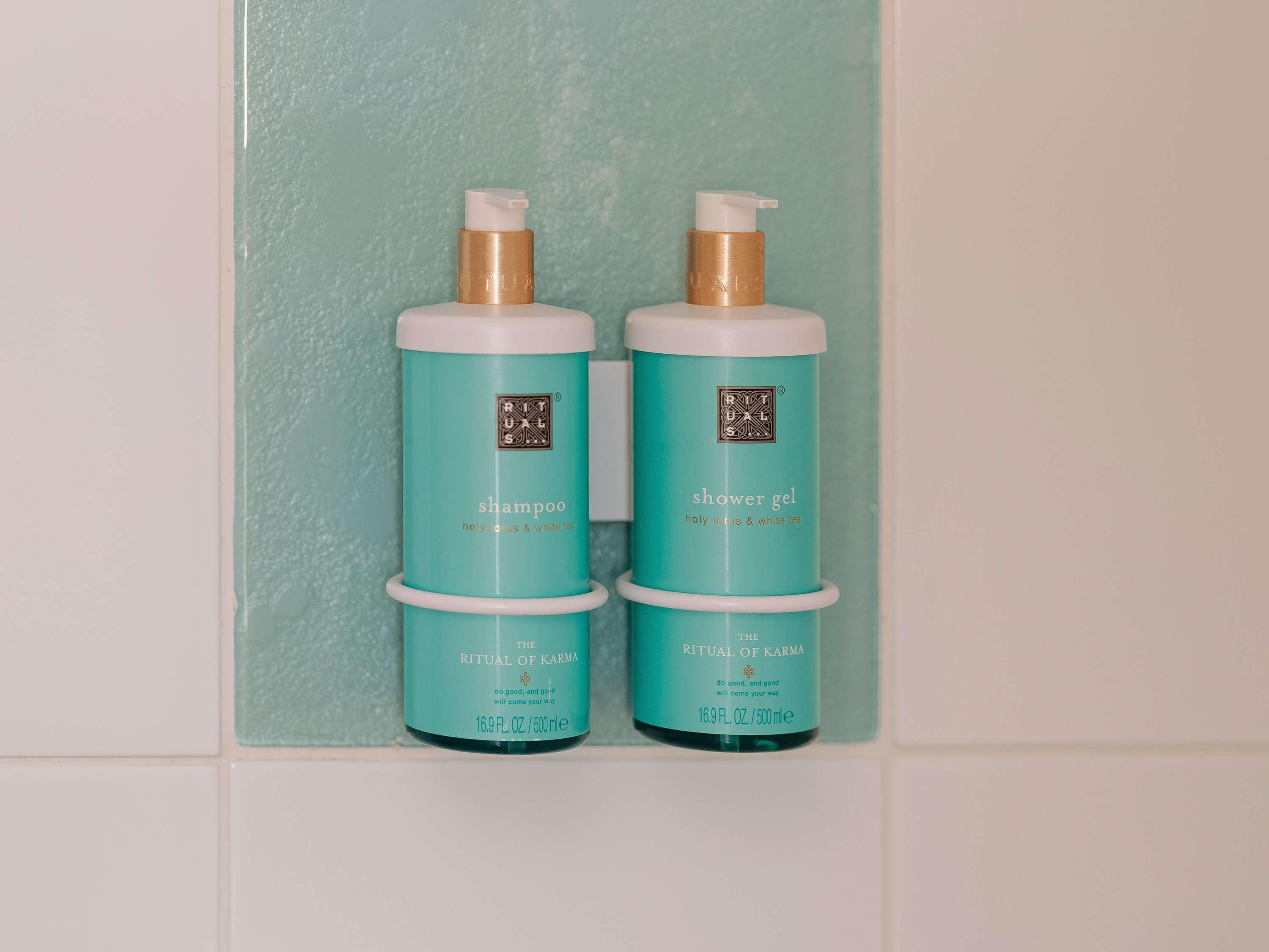 Double Classic Queen Bed