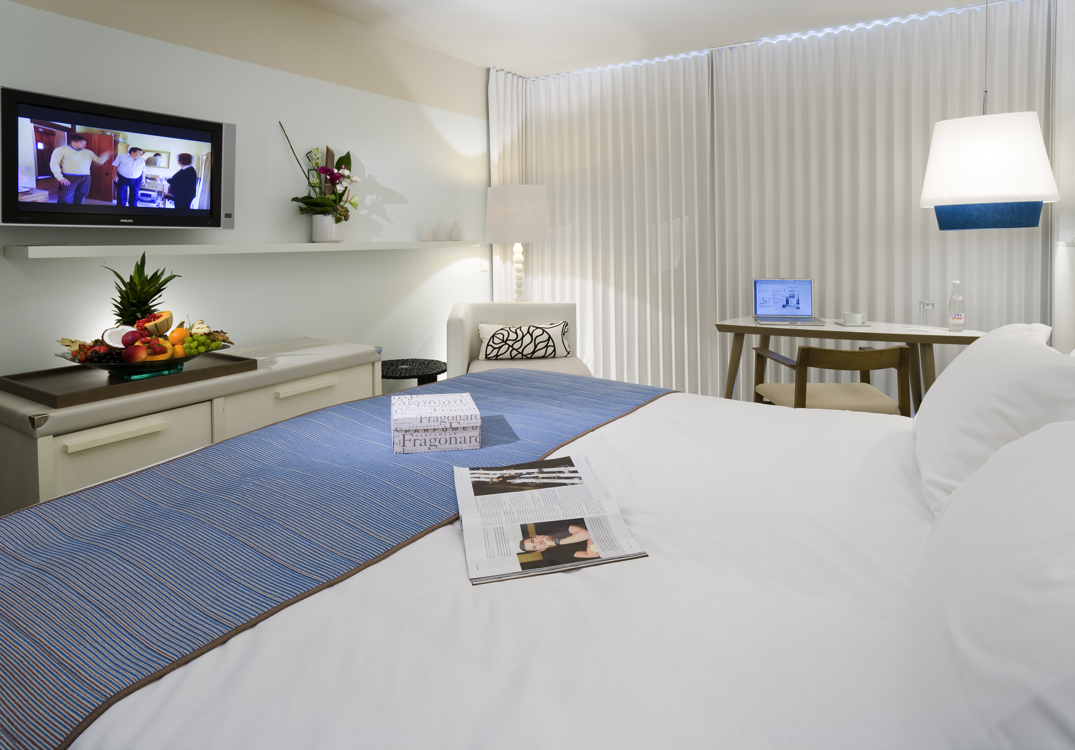 Double Superior King Bed