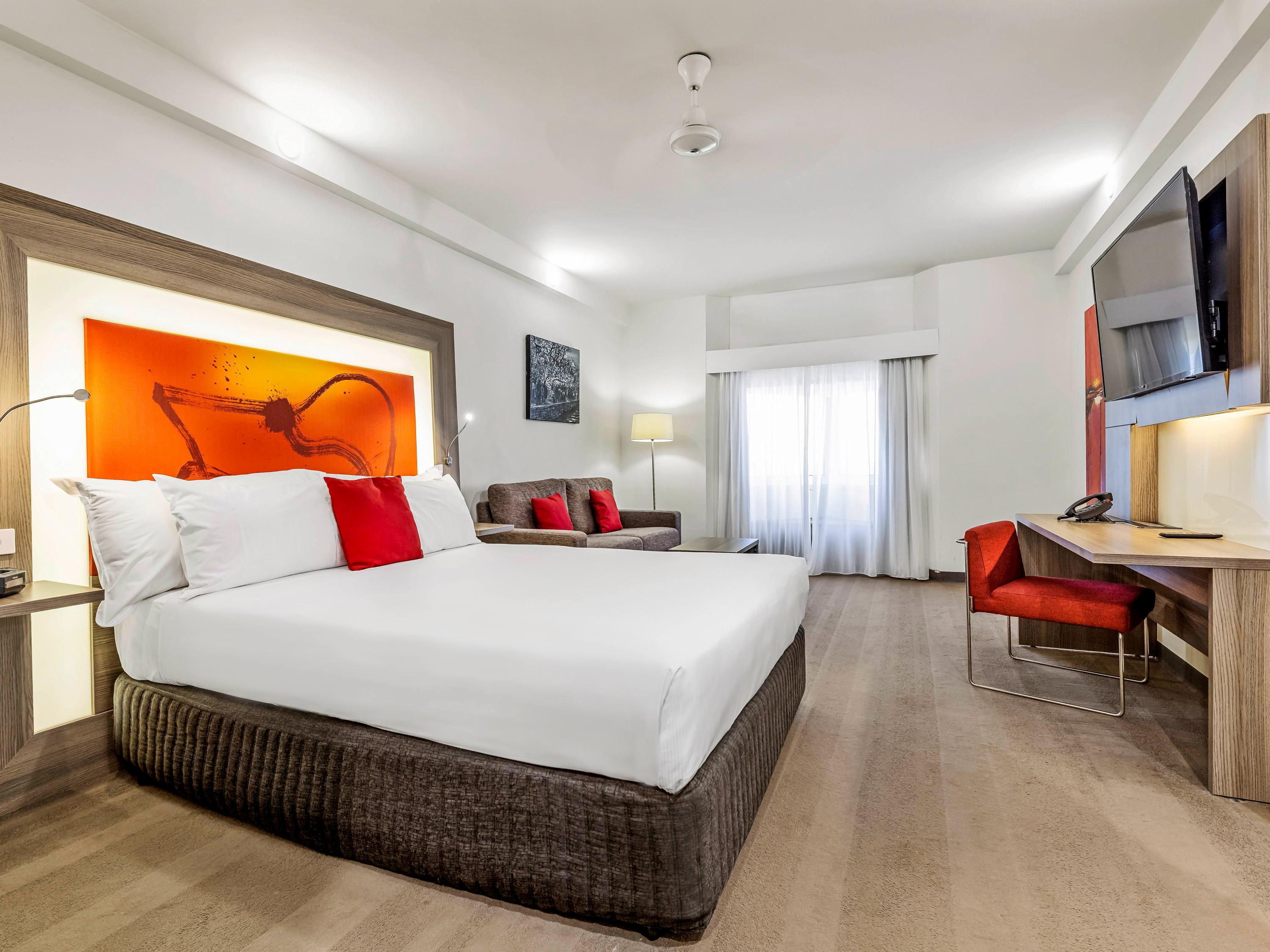 Junior Suite Accessible King Size Bed