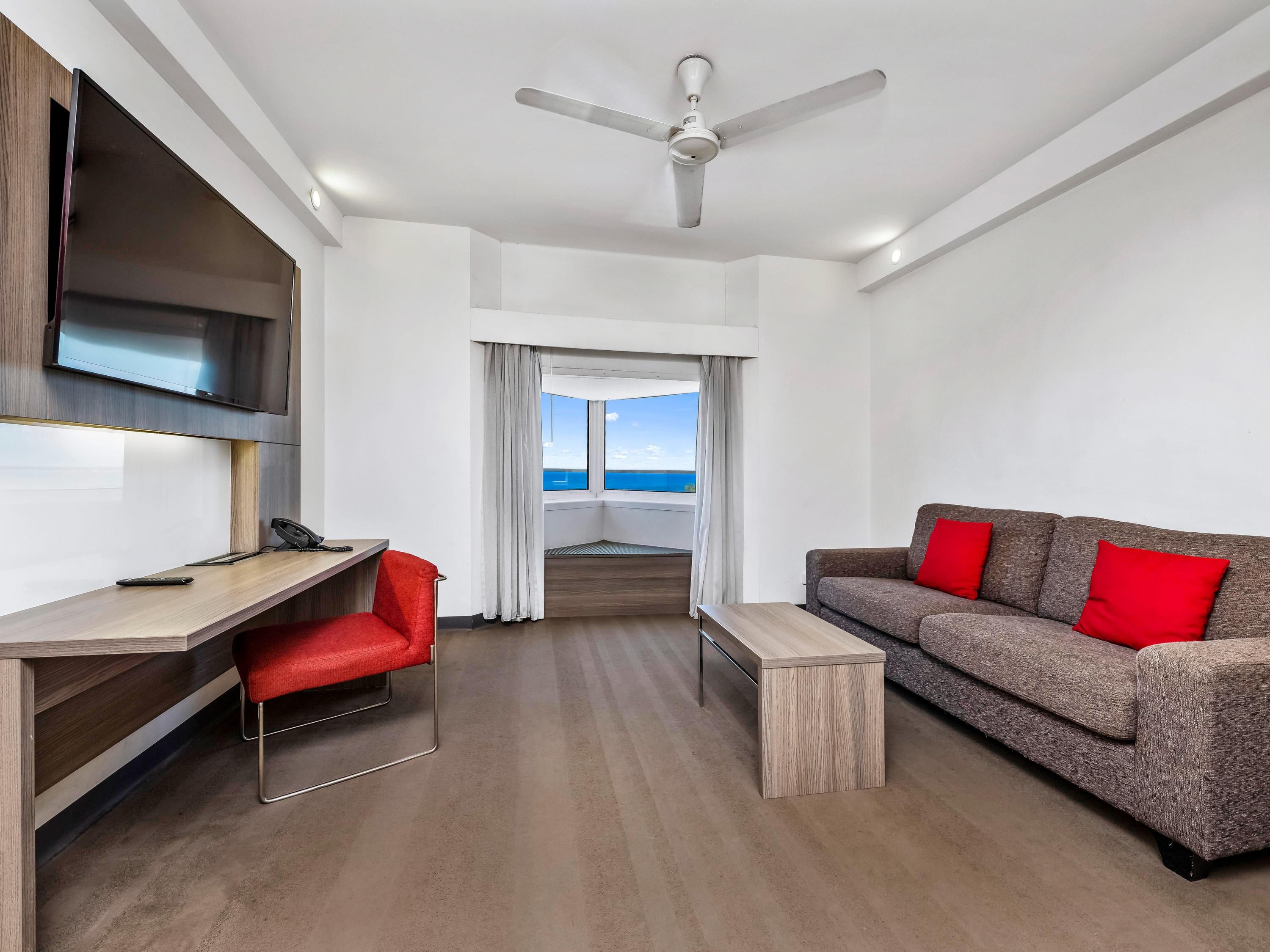 Junior Suite Accessible King Size Bed