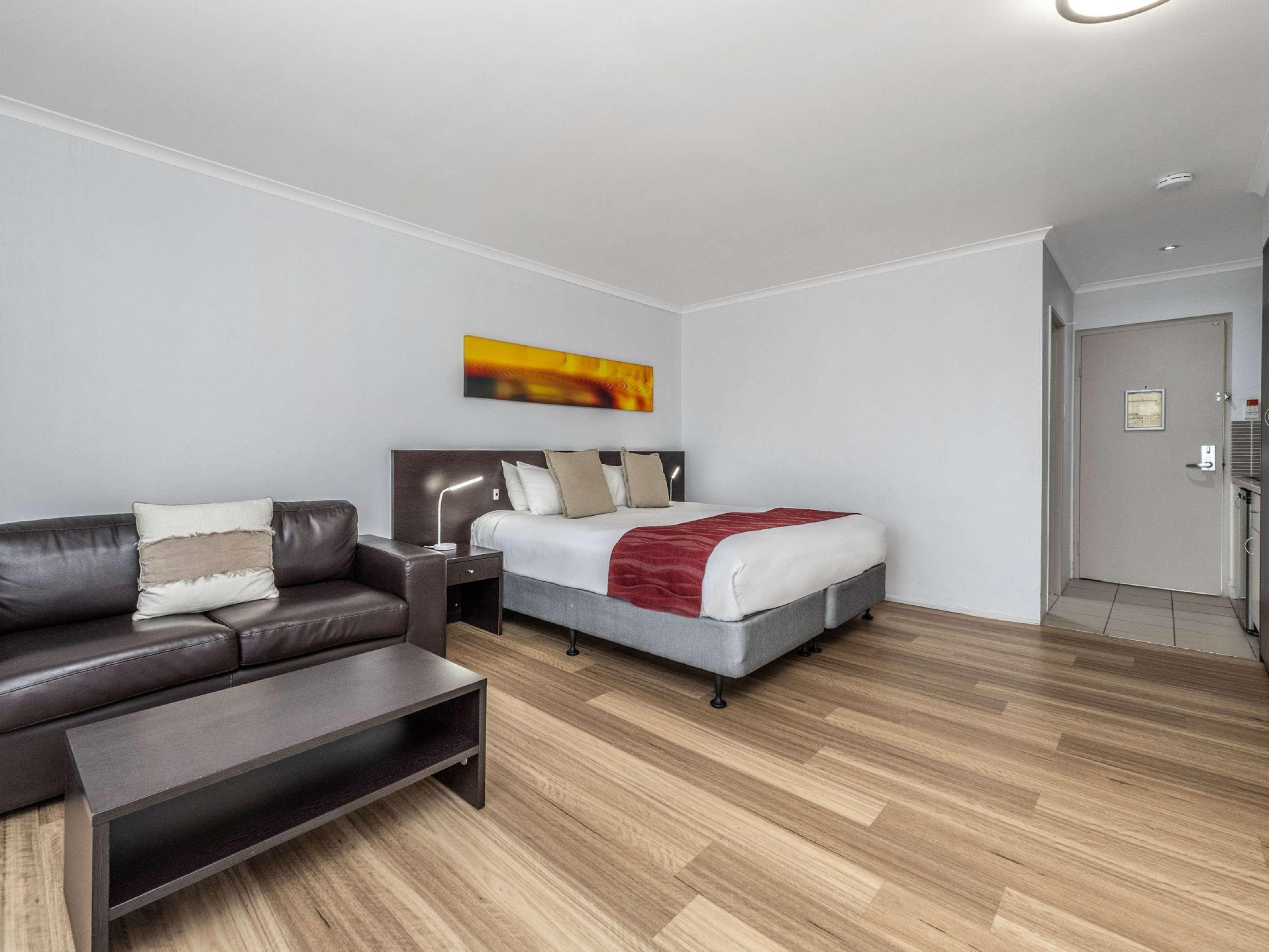 Double Deluxe King Bed