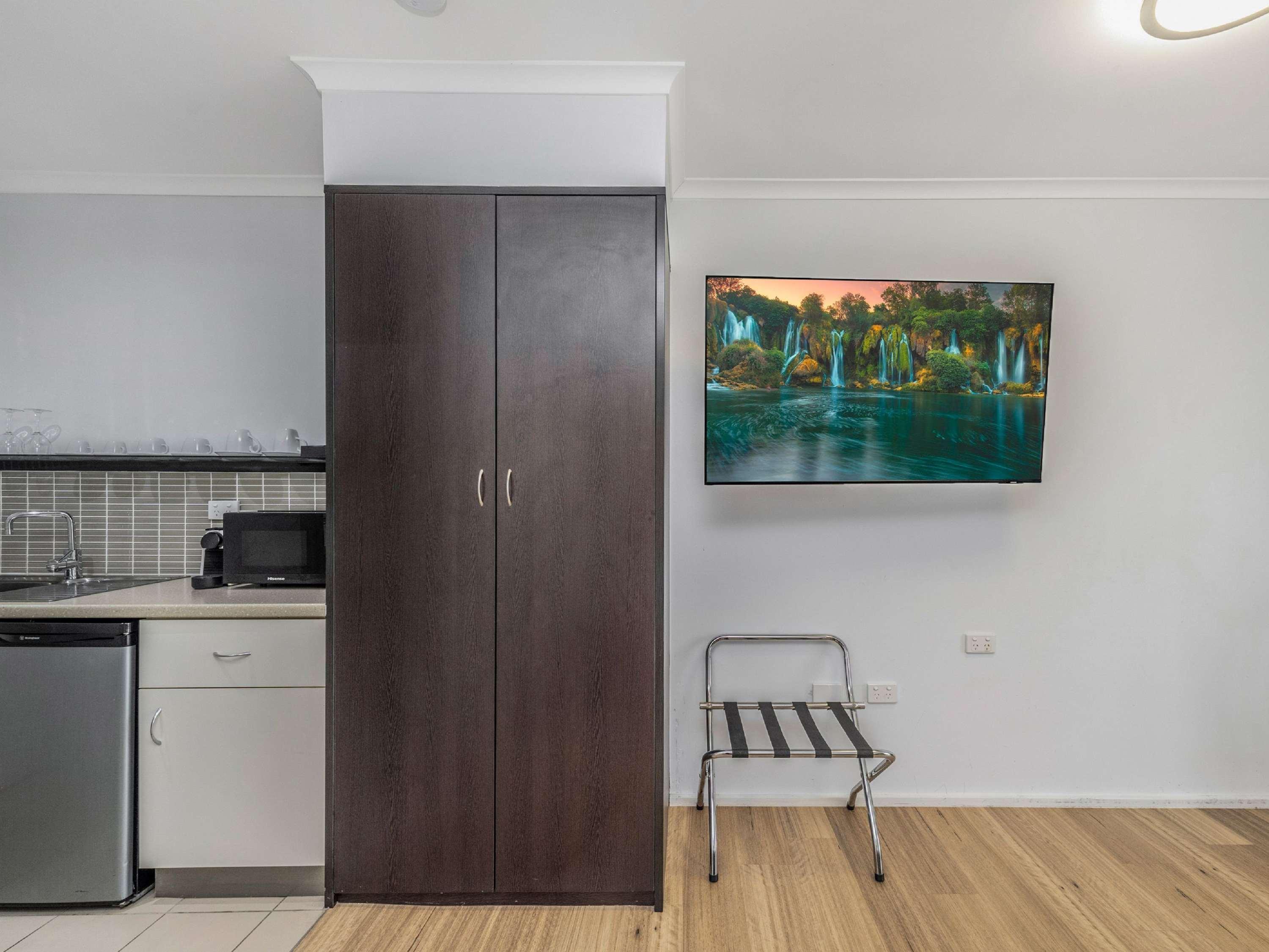 Double Deluxe King Bed