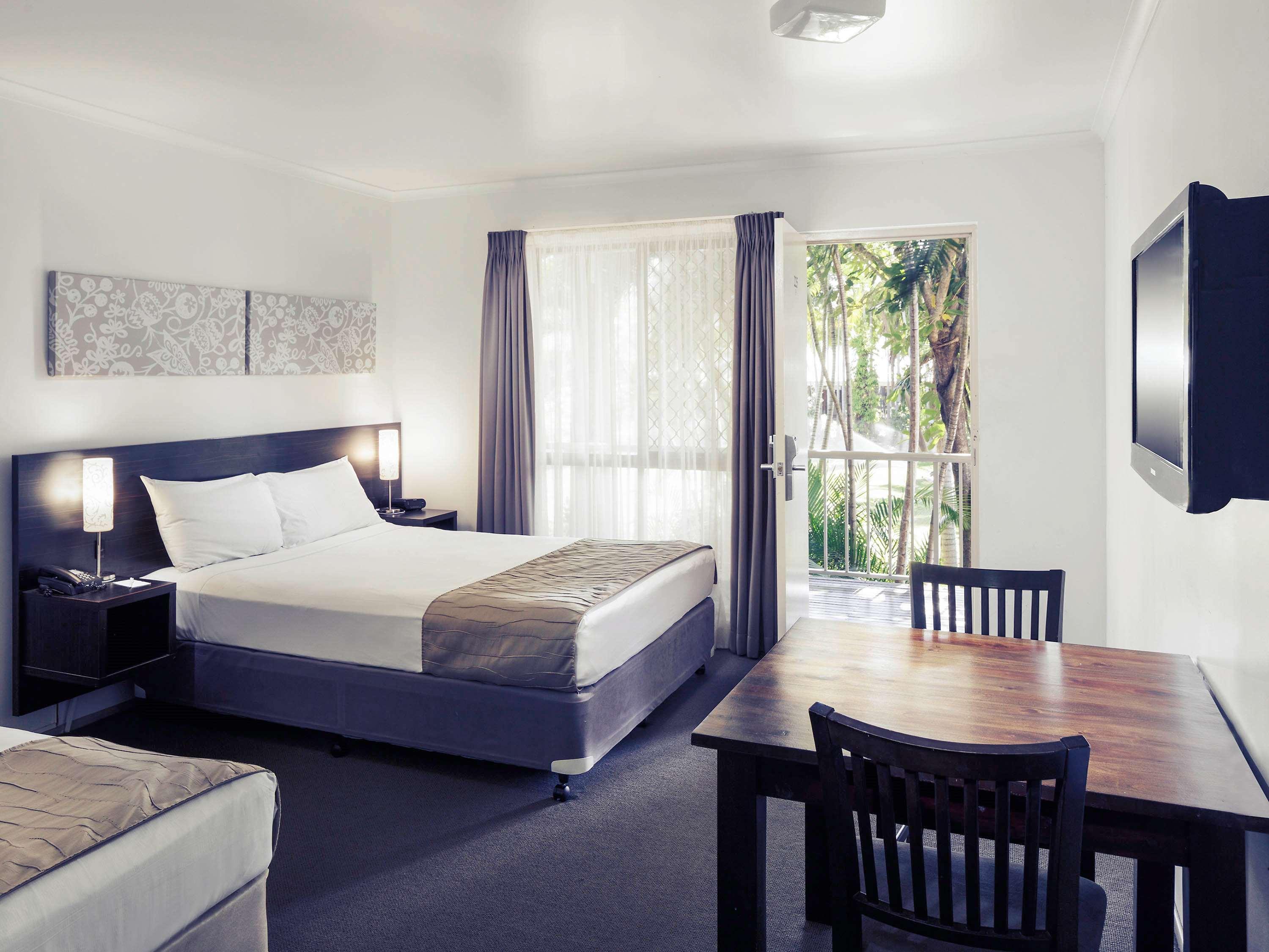 Double Queen Size Bed