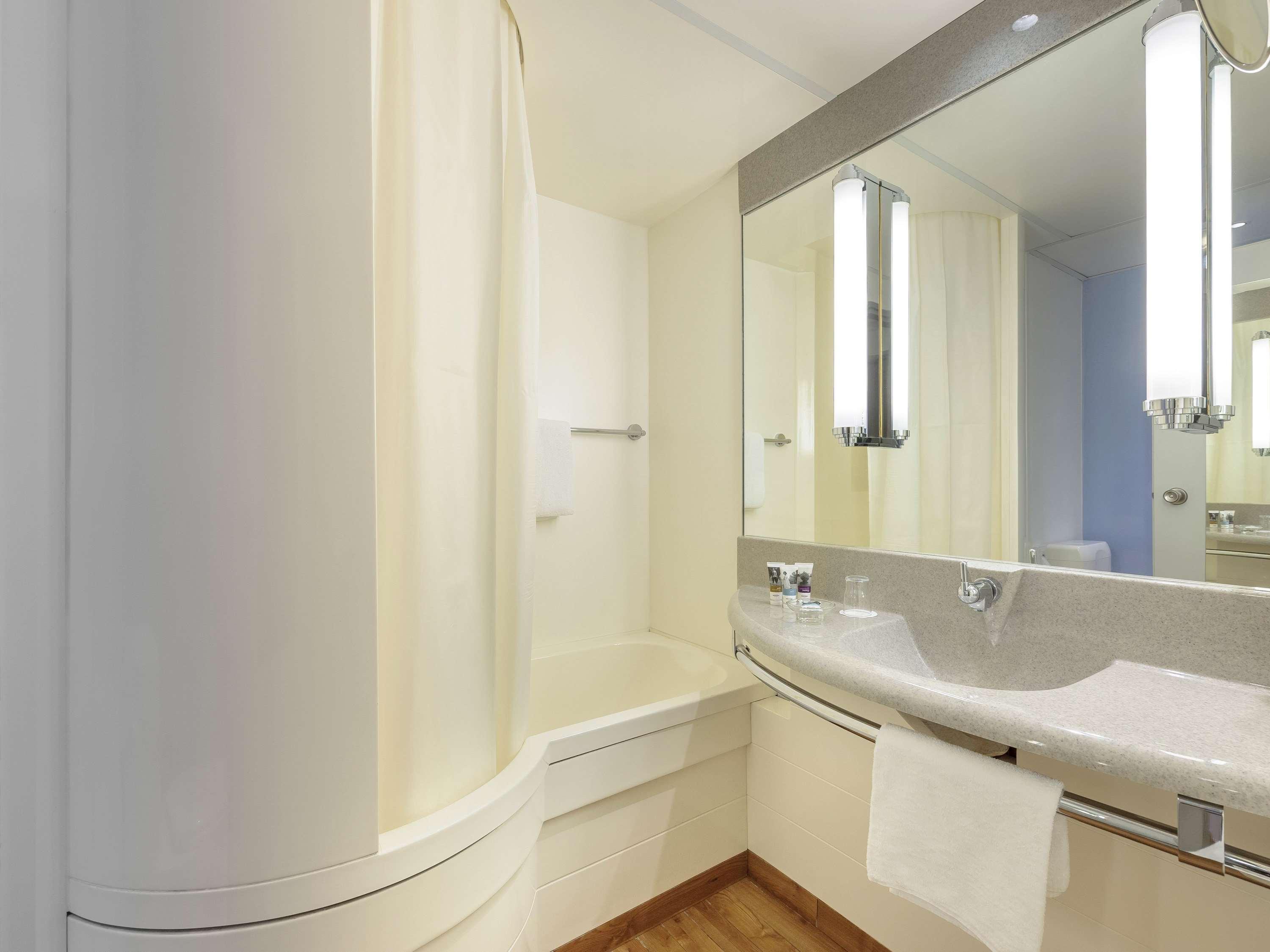 Double Queen Size Bed