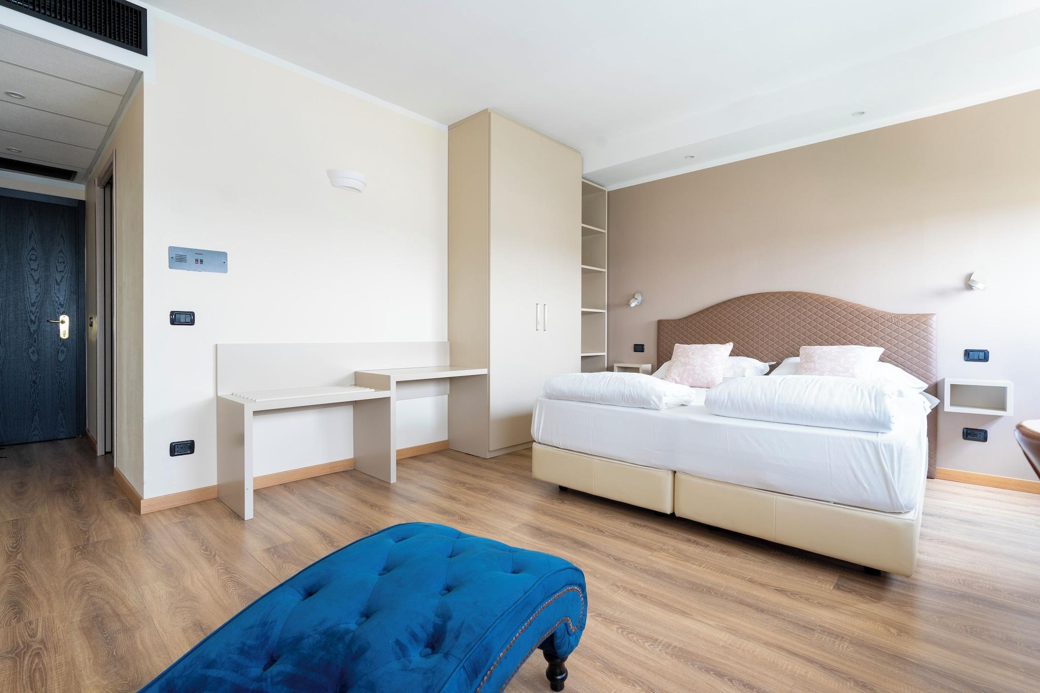 Double Superior King Bed