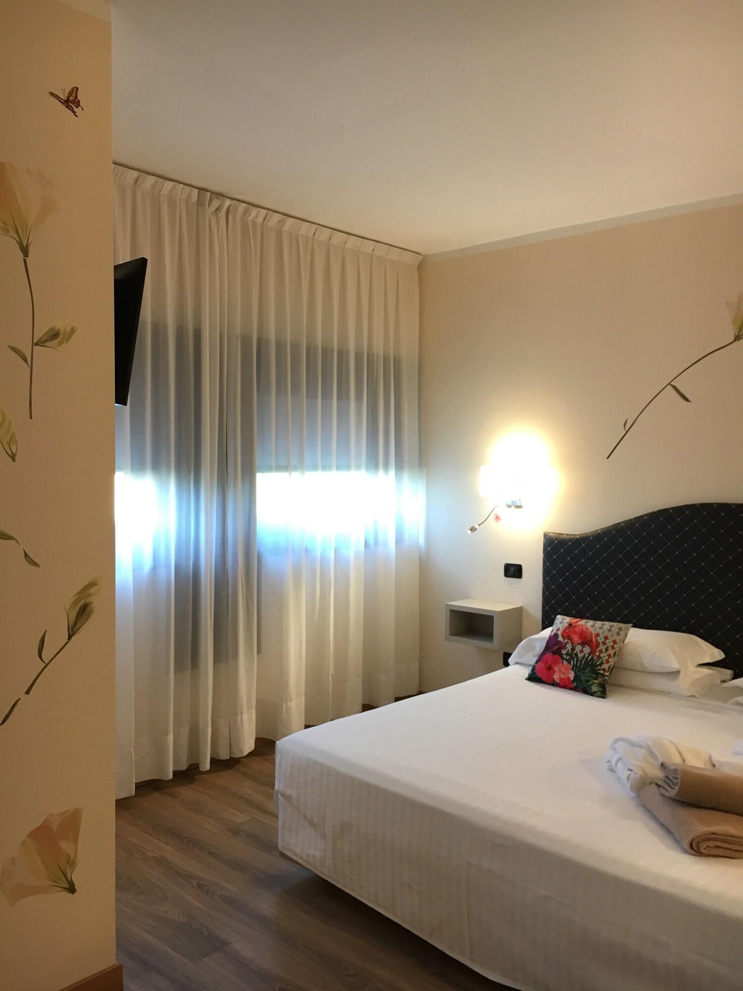 Suite Queen Size Bed