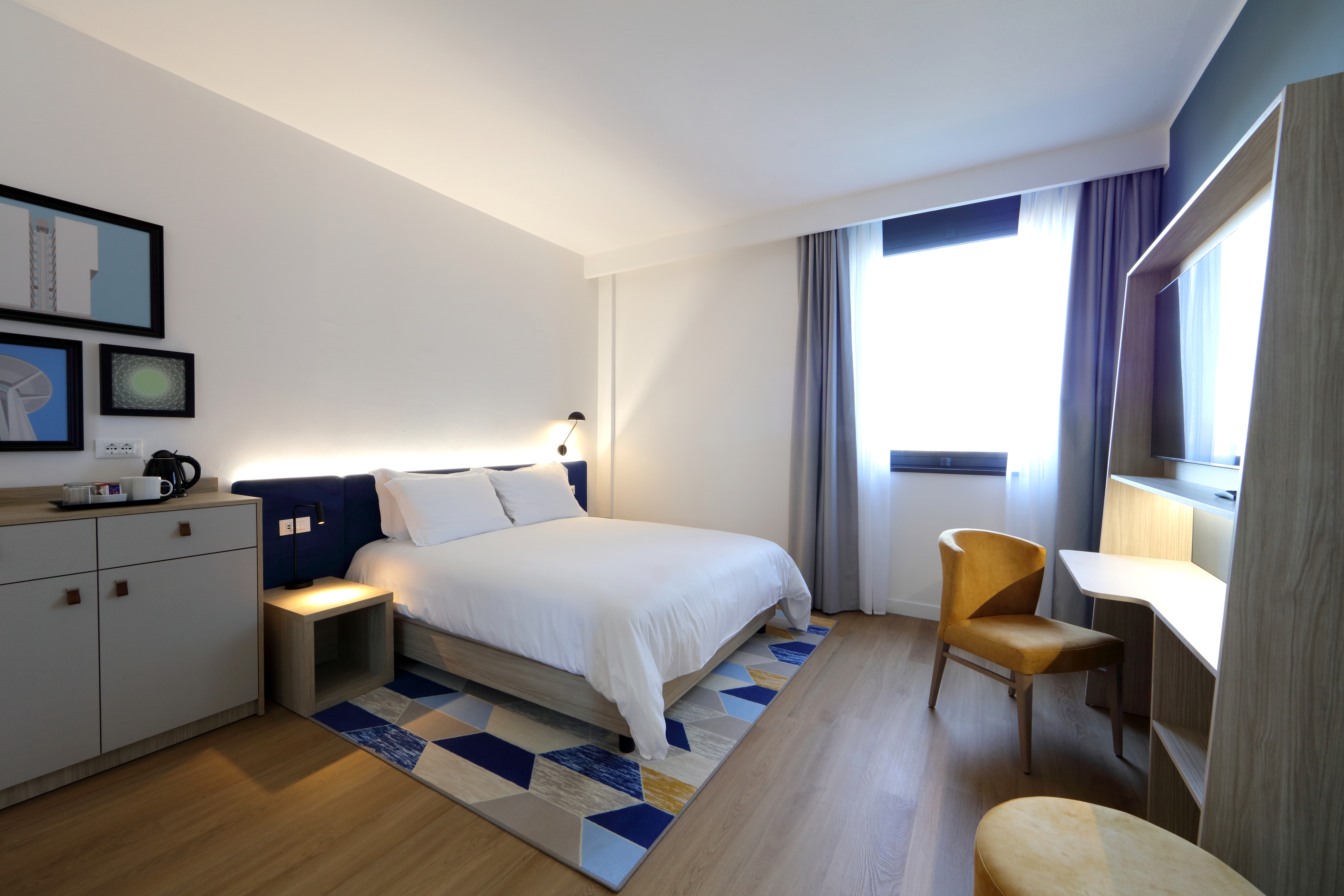 Double Accessible-queen Size Bed