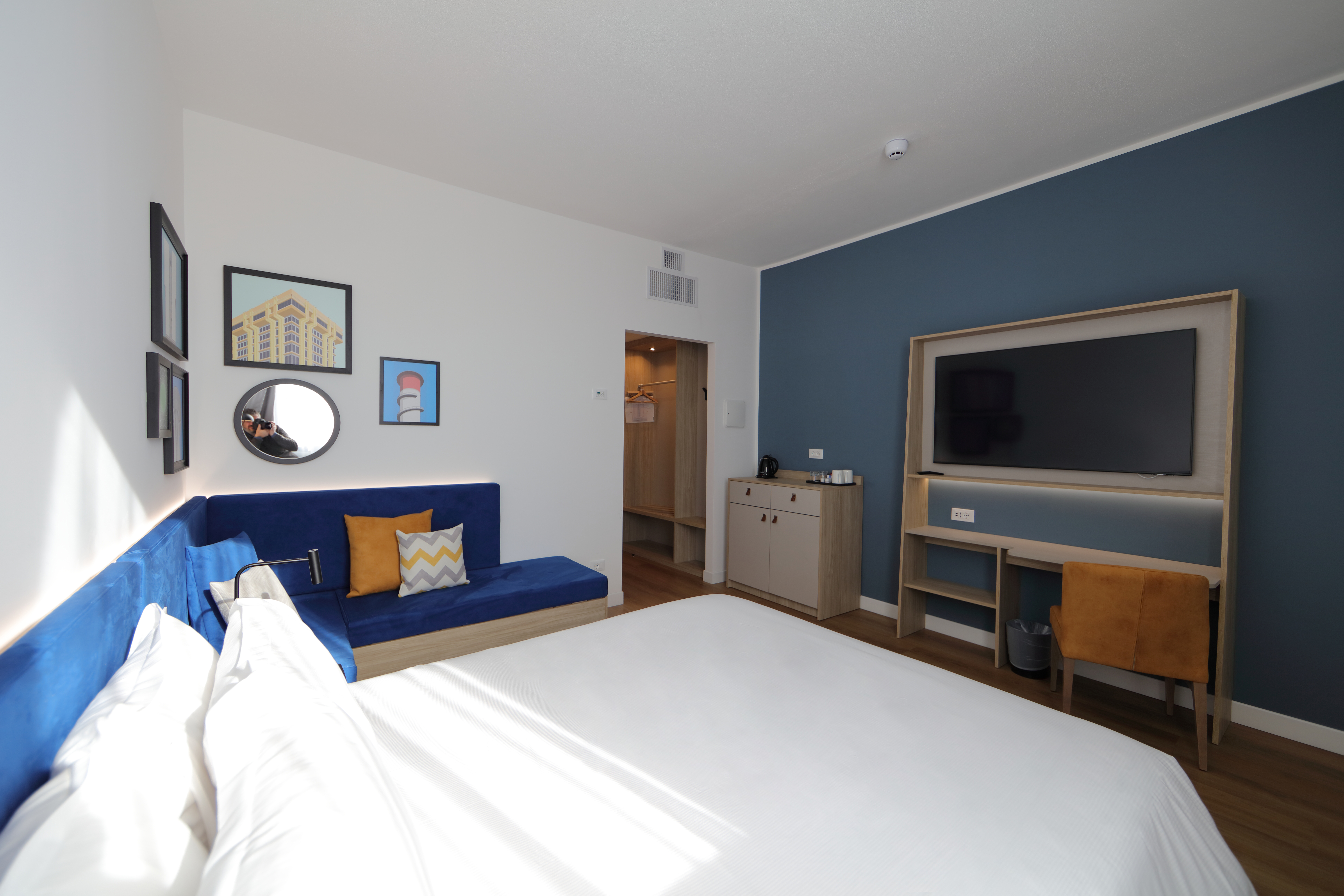 Double Queen Size Bed