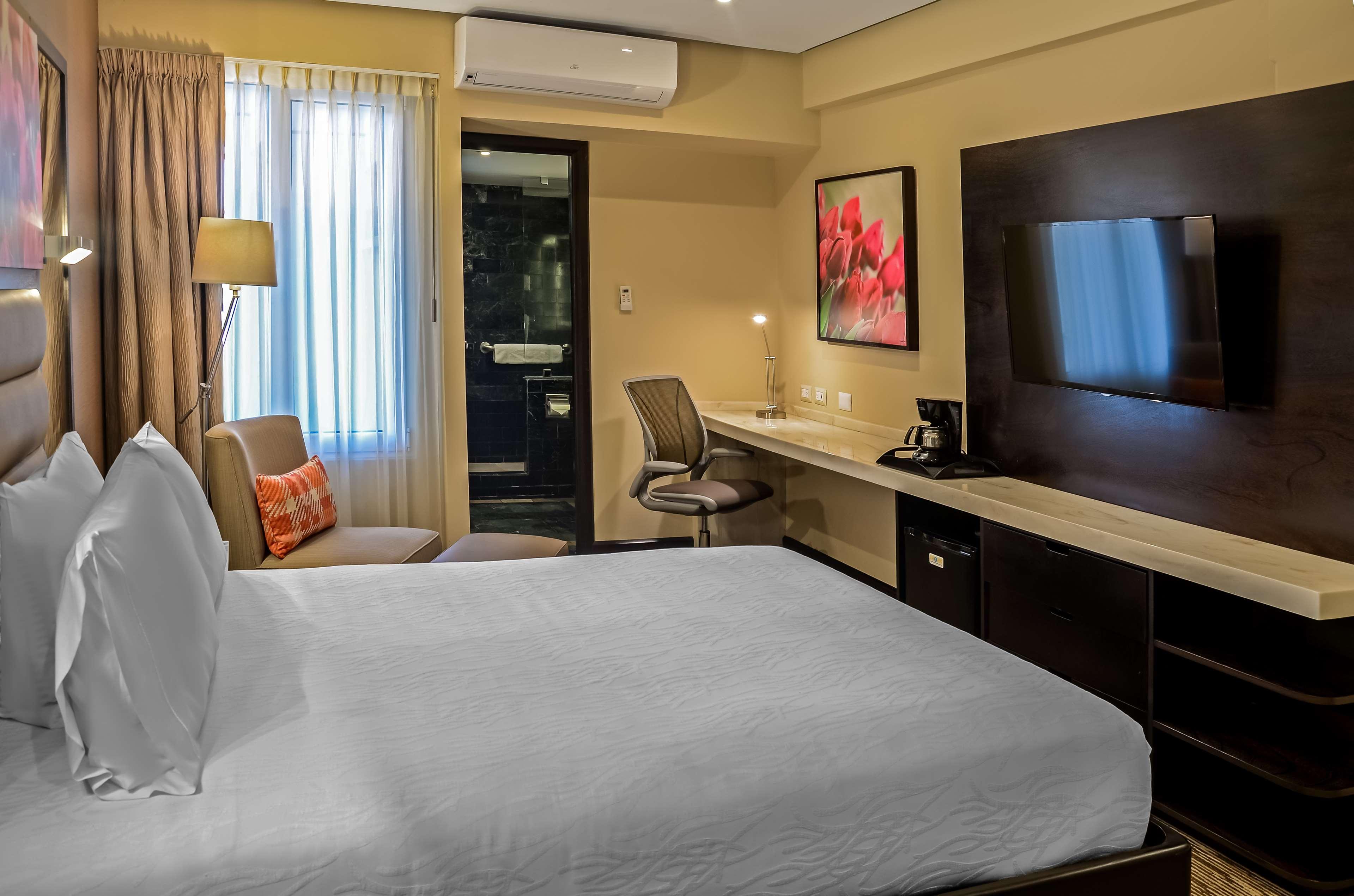 Double Queen Size Bed