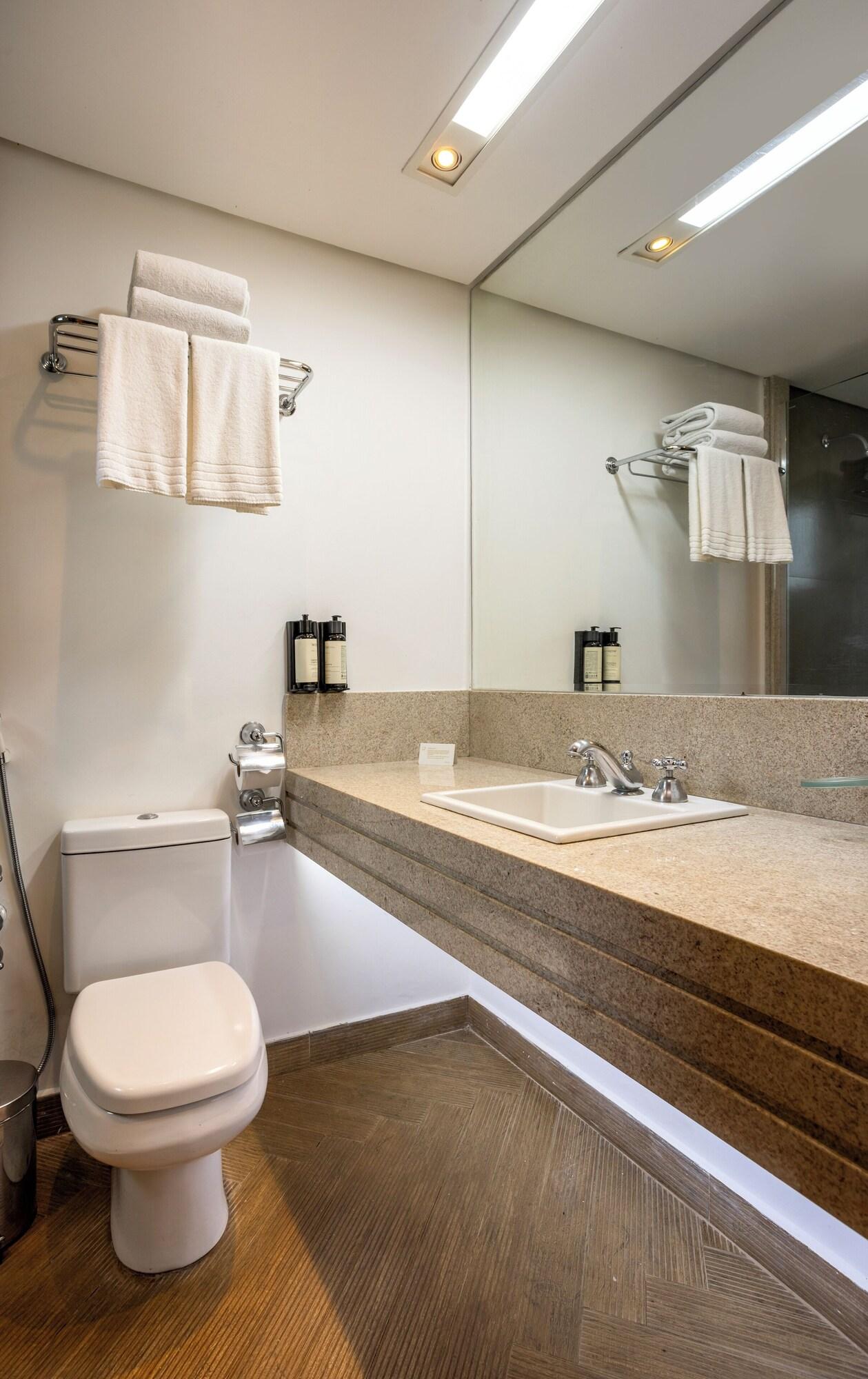 Quadruple Premier Queen Bed