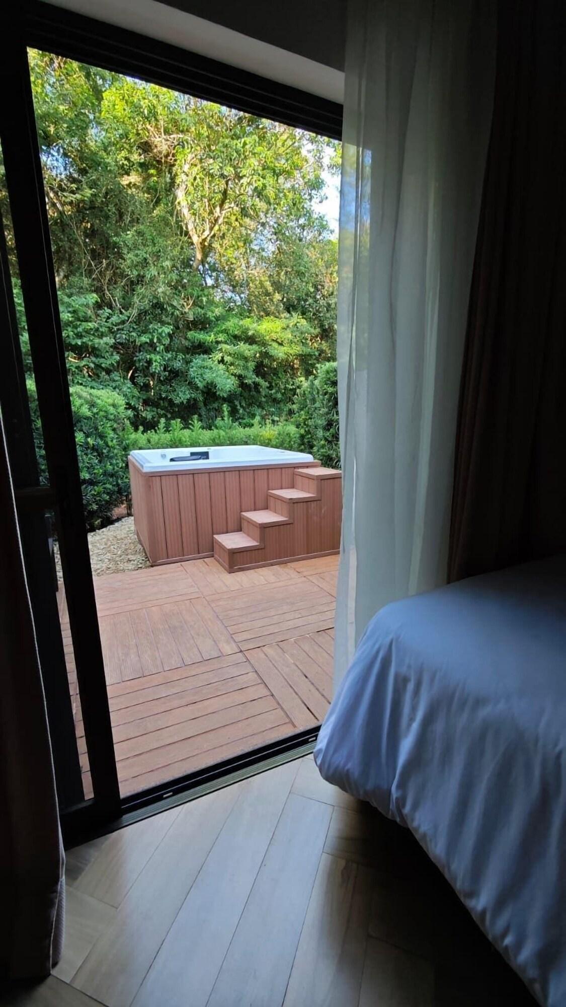 Quadruple Premier Queen Bed