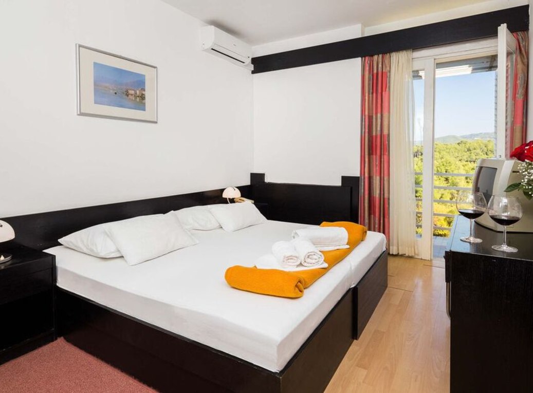 Double or Twin Standard