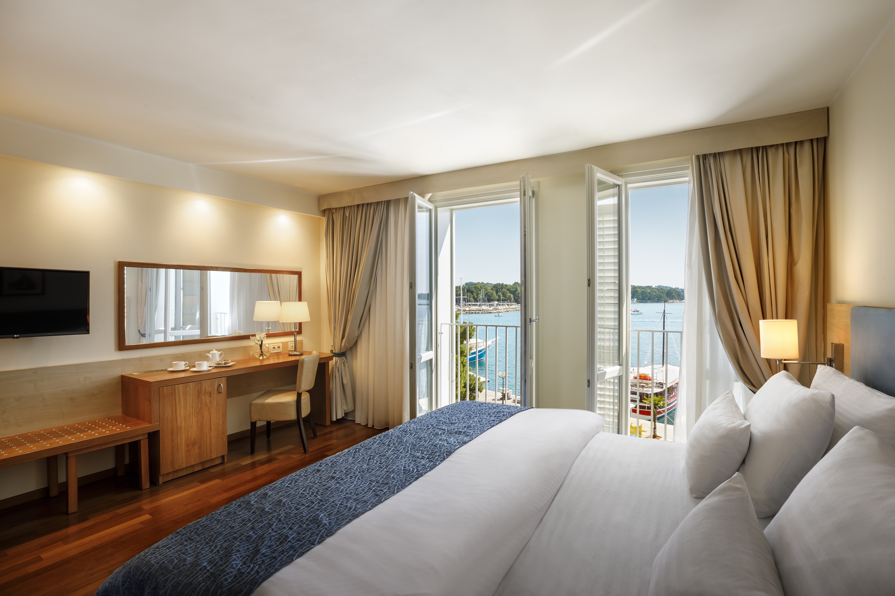 Double Superior Sea View