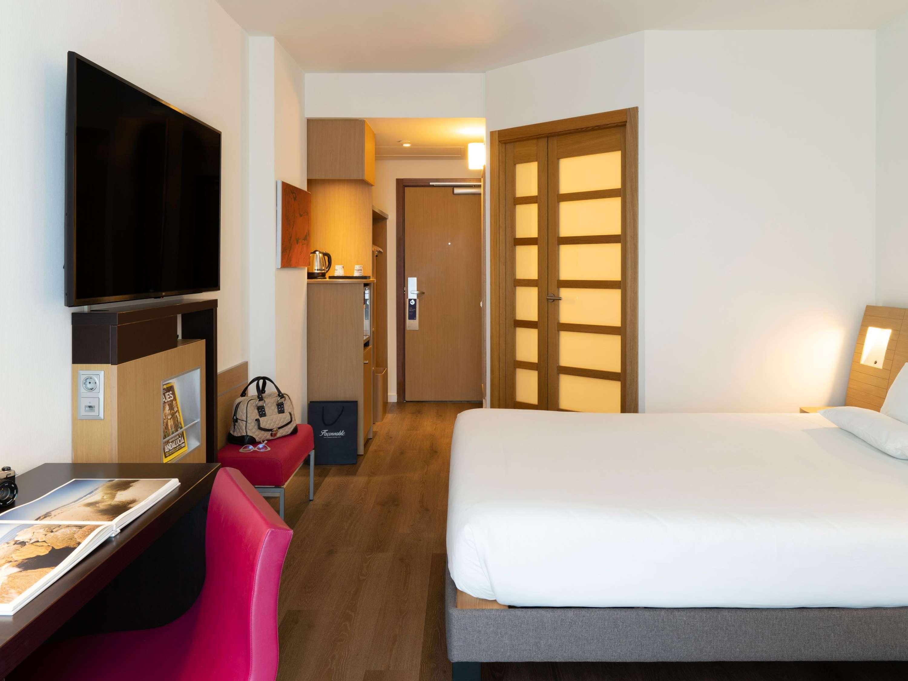 Double Superior Queen Bed