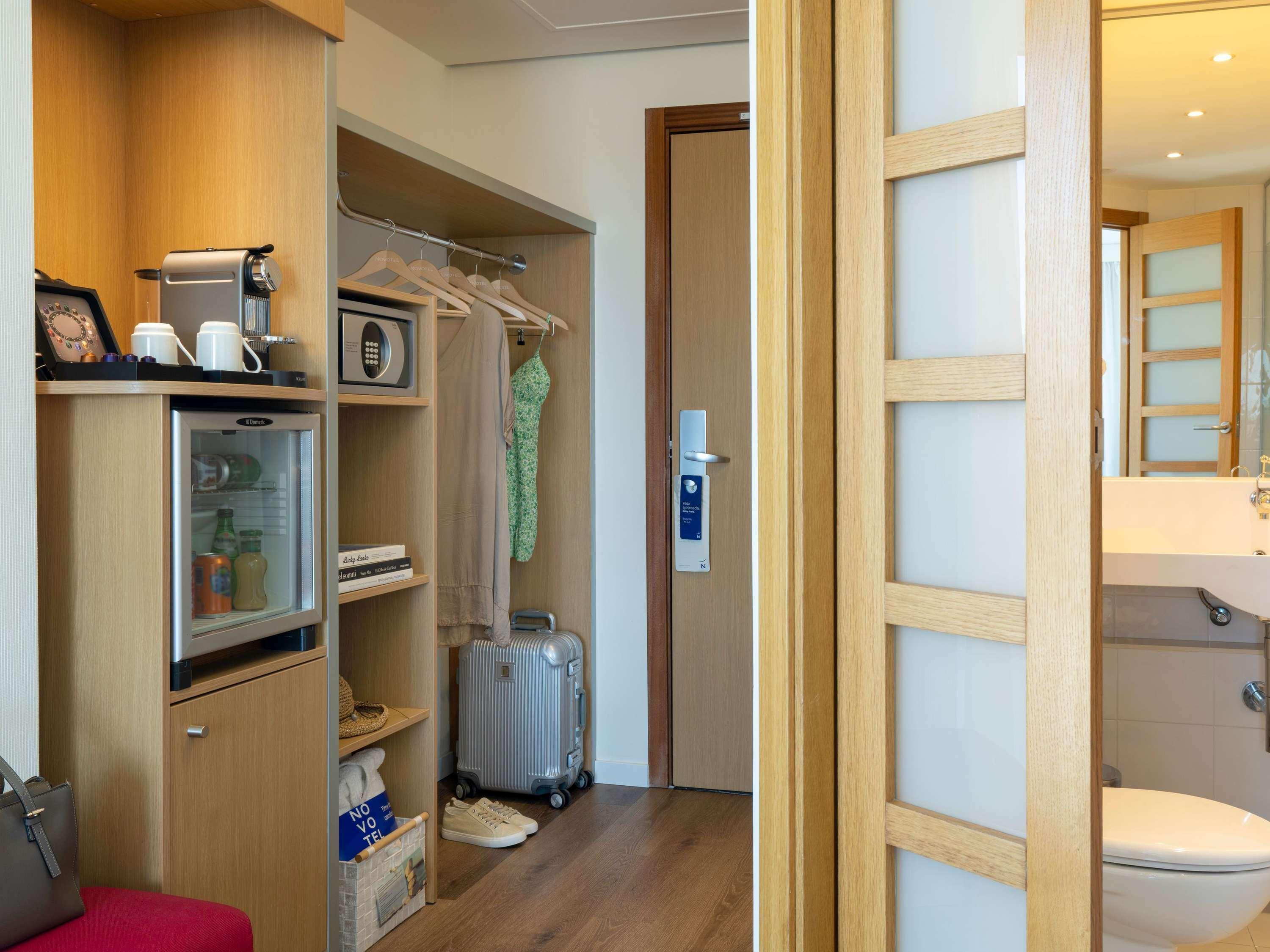 Double Queen Size Bed