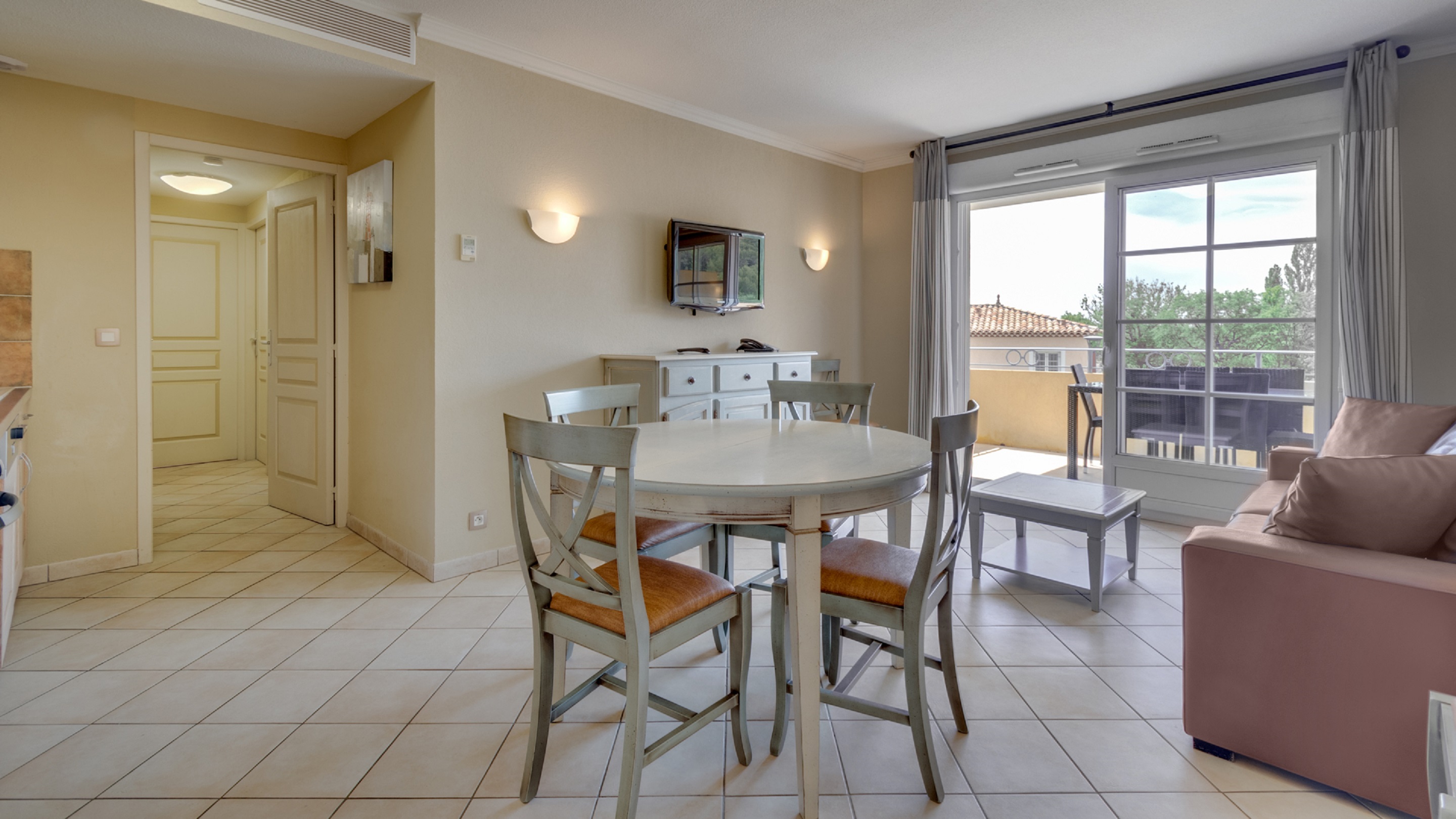 Apartment Capacity 6 Two Bedrooms