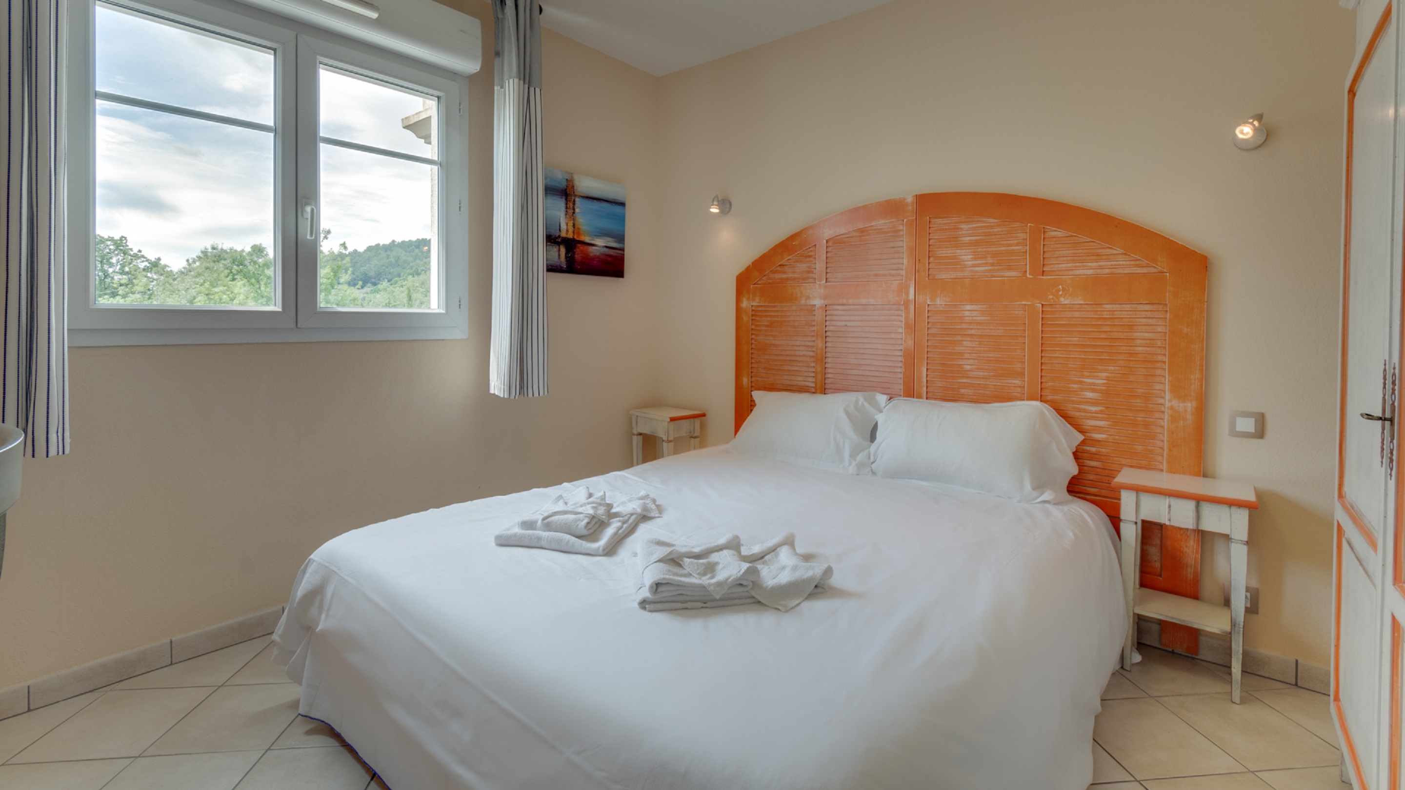 Apartment Capacity 6 Two Bedrooms