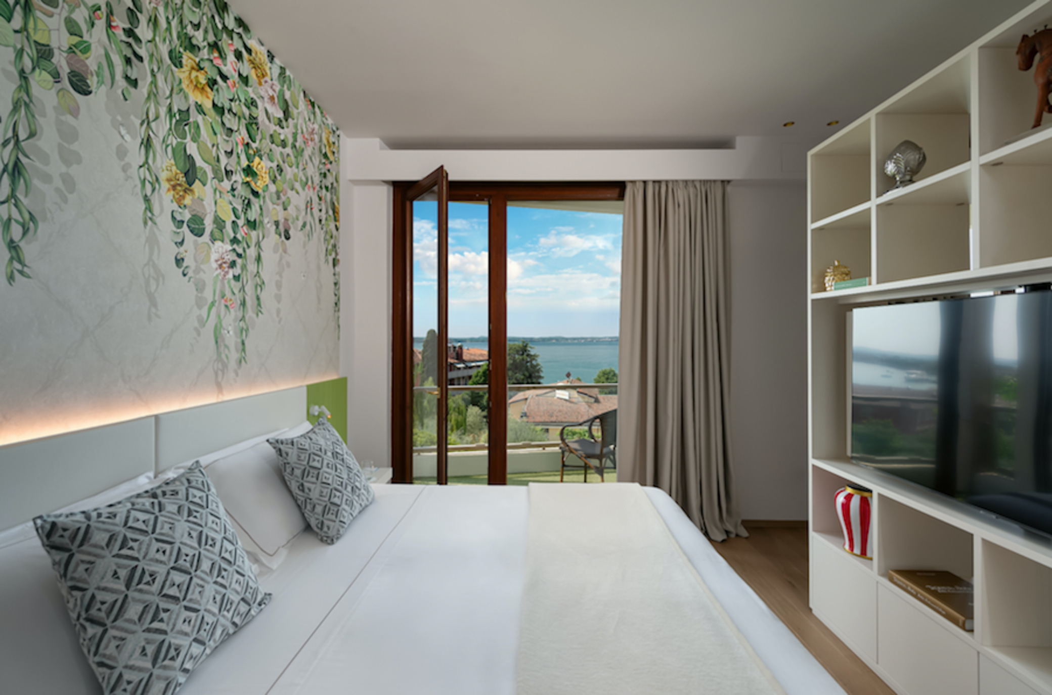 Junior Suite Lake View