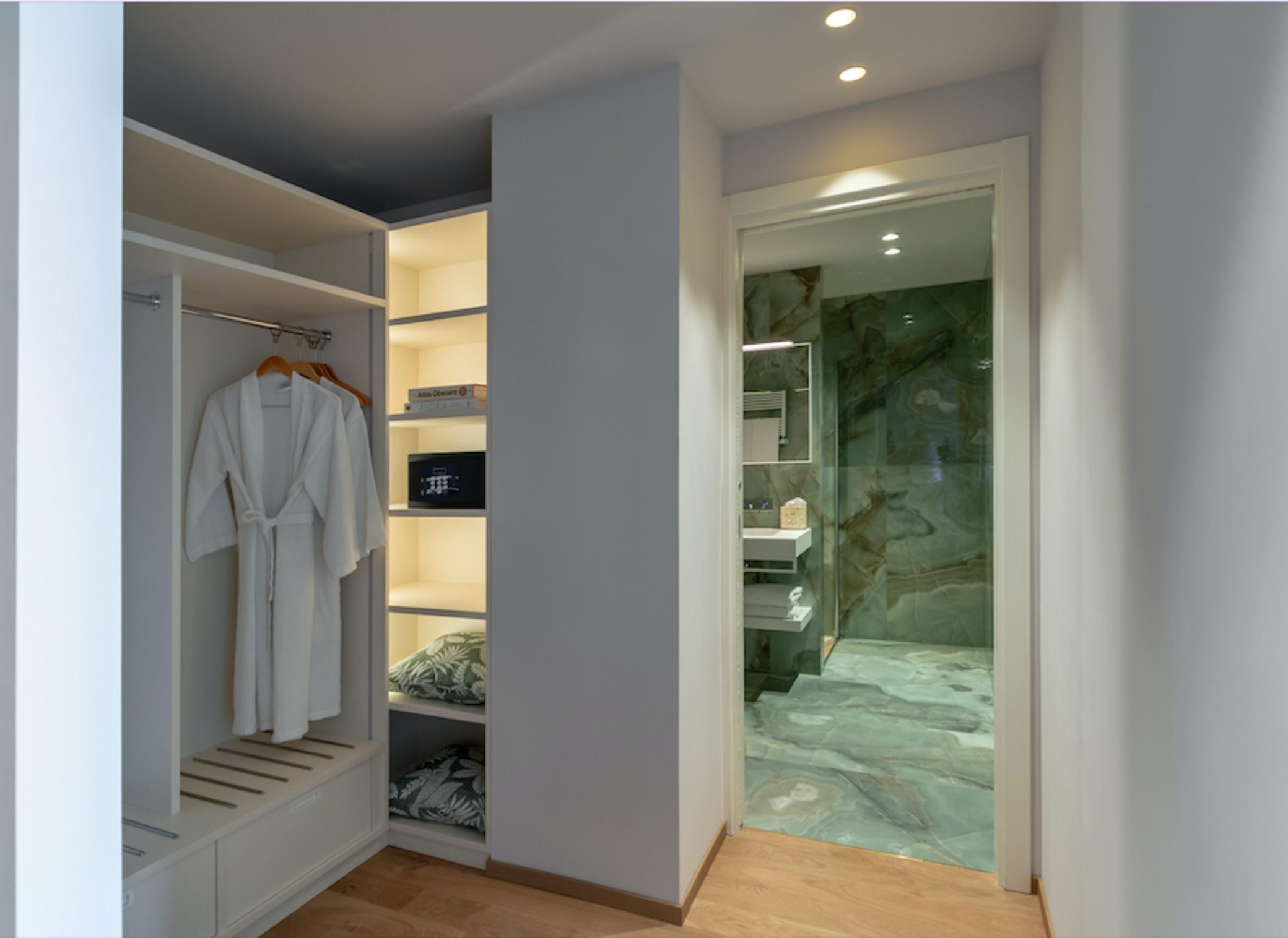 Junior Suite Lake View