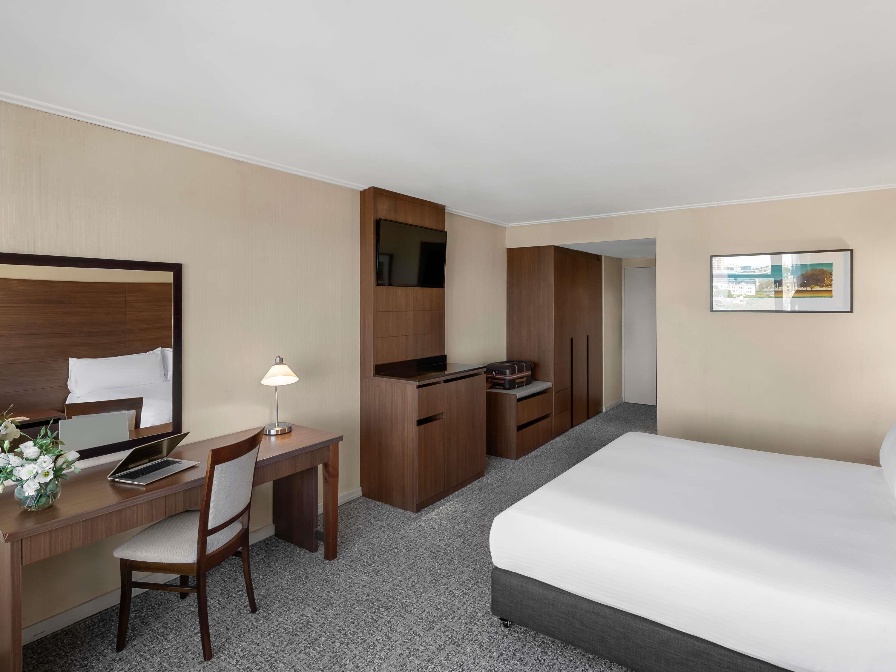 Double Deluxe King Bed