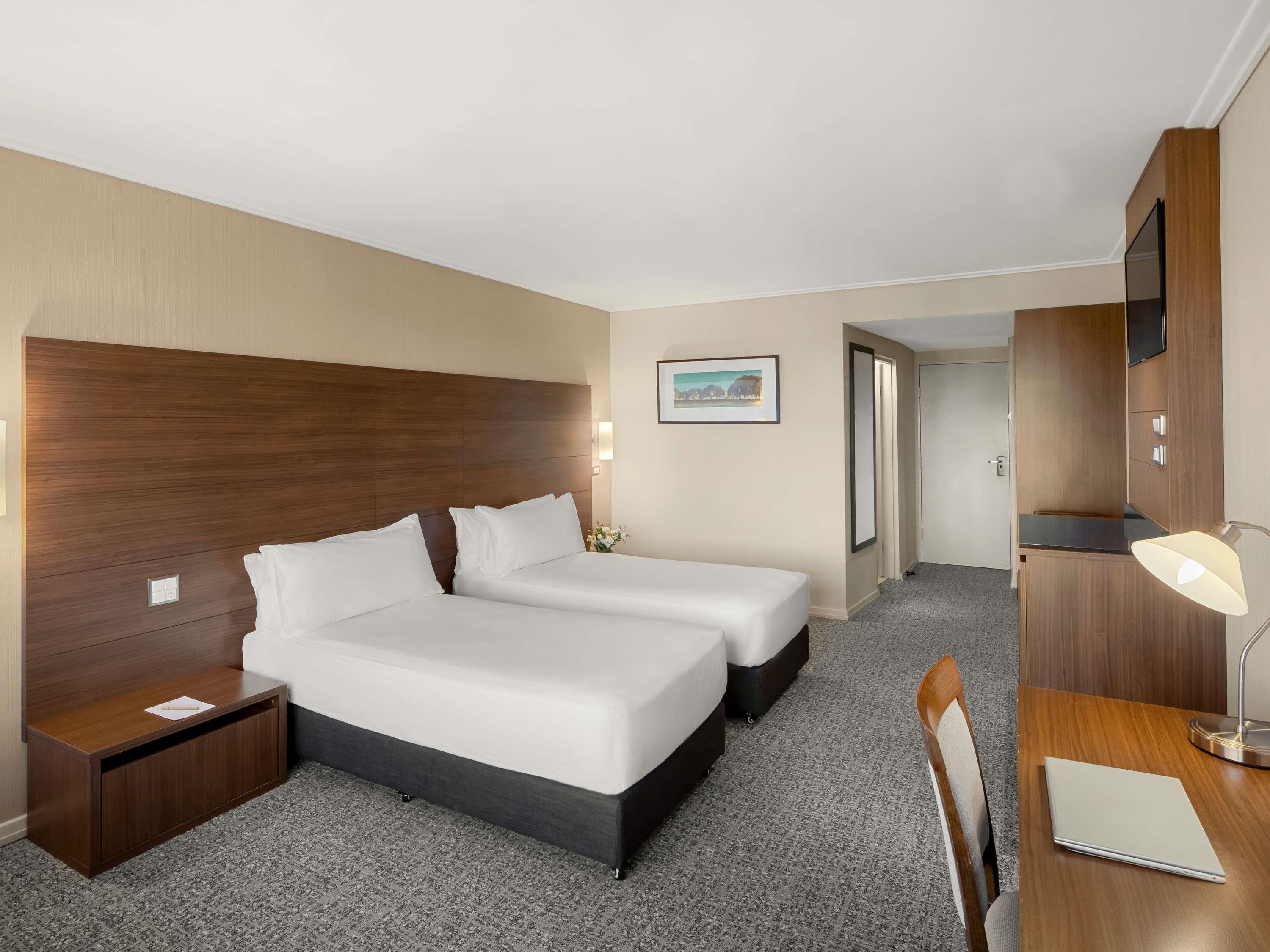 Double Deluxe King Bed