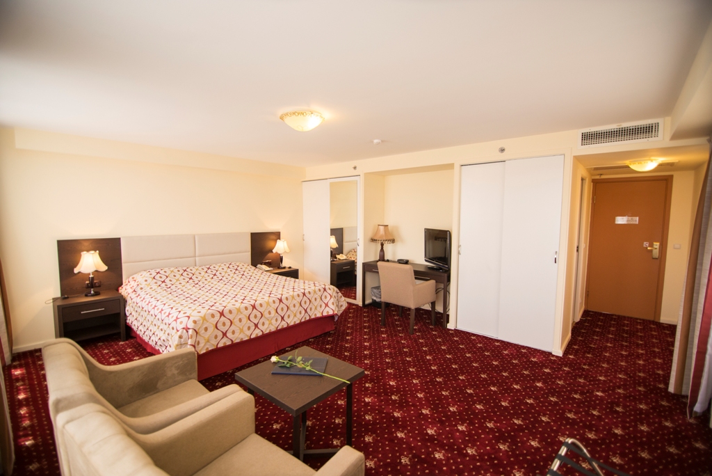 Double King Size Bed