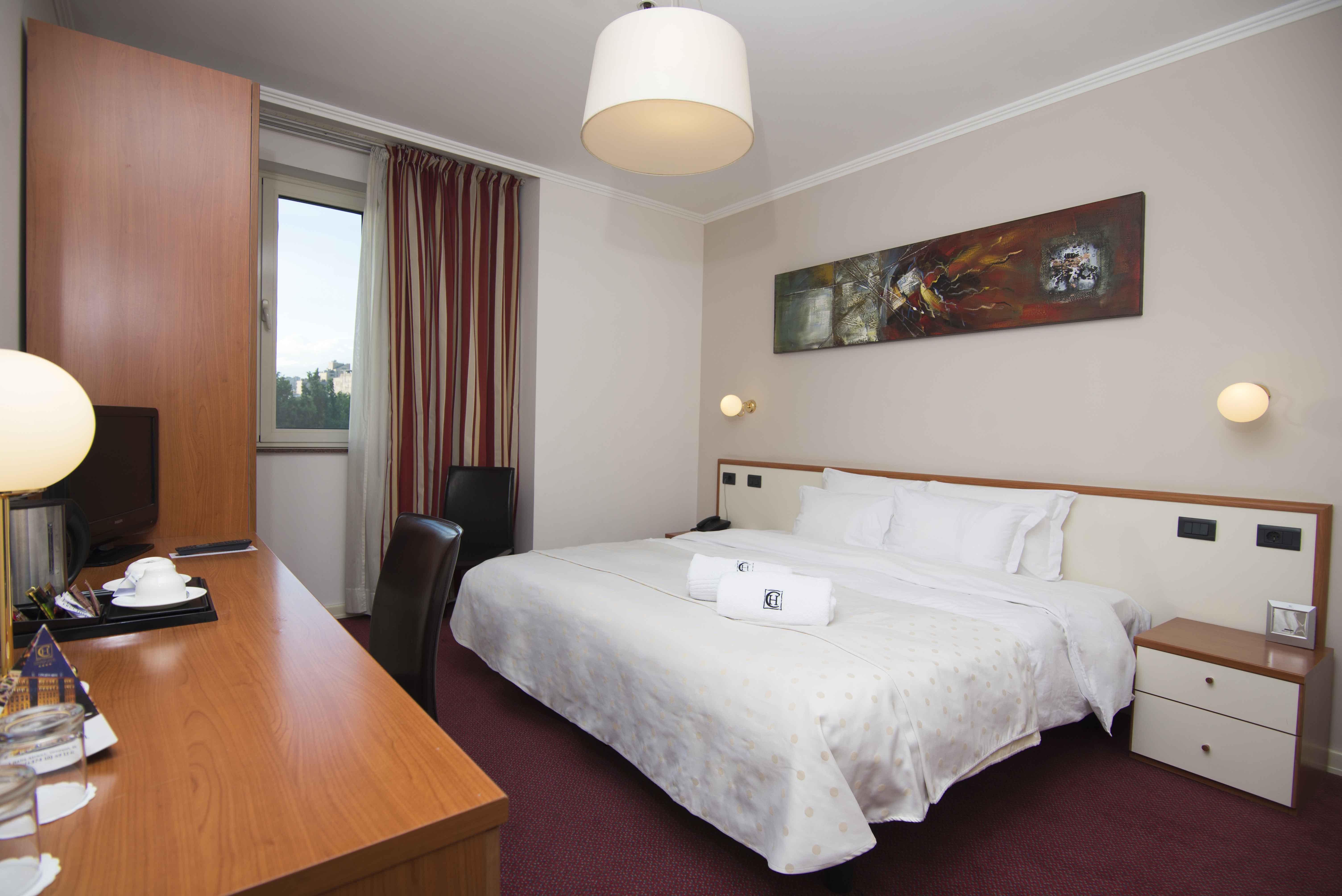 Double or Twin Standard