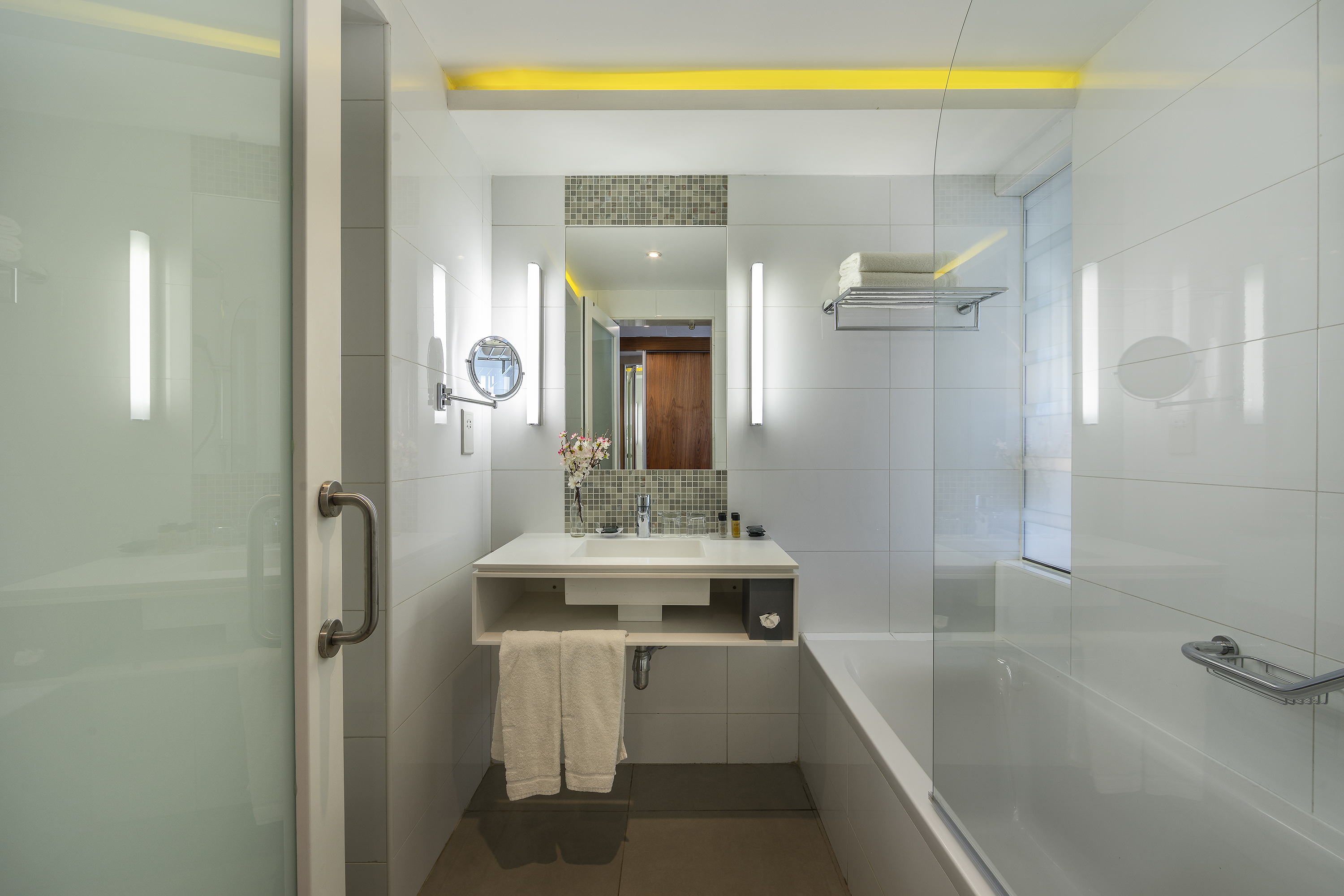 Double or Twin Superior Side Sea View