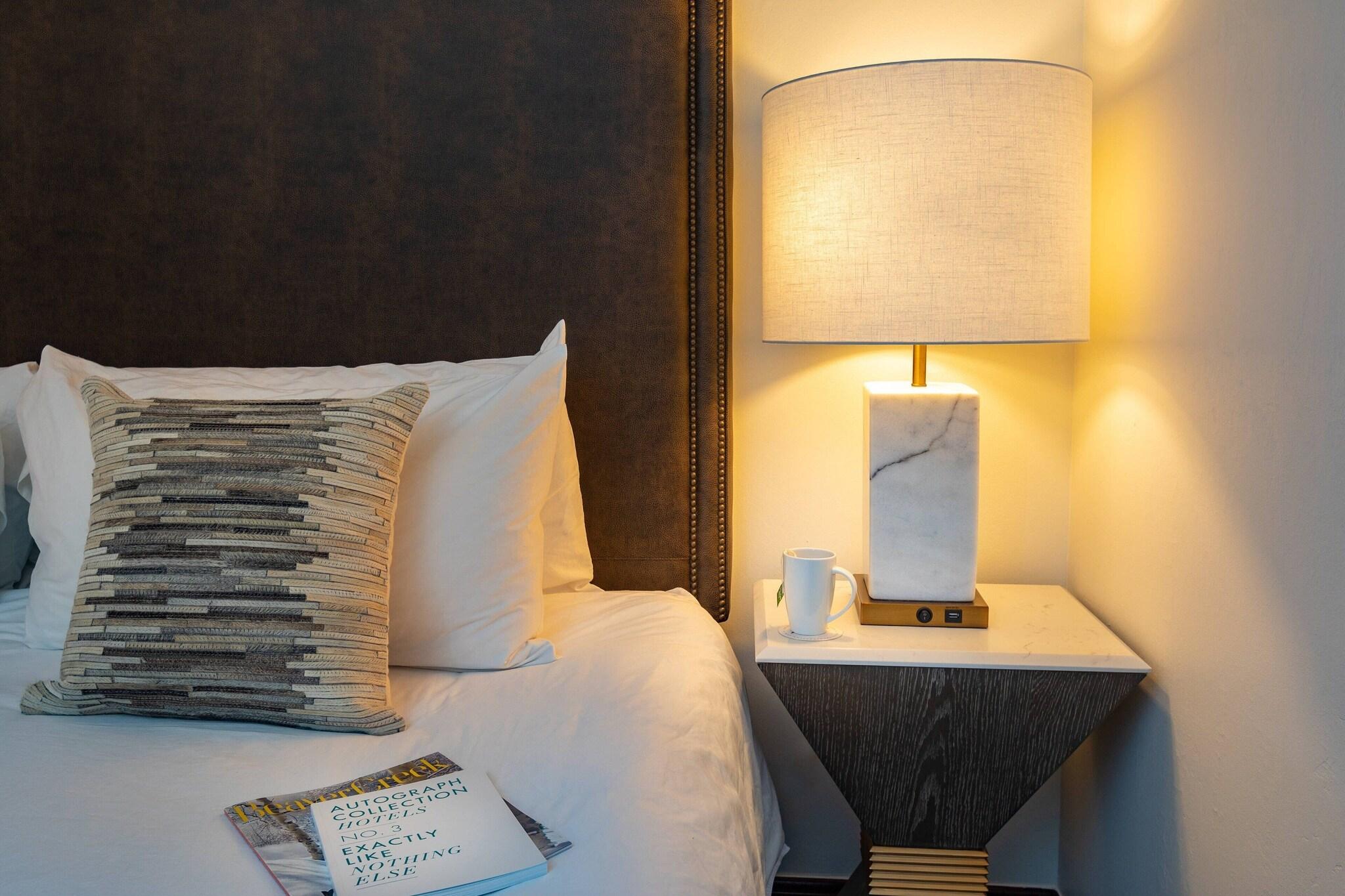 Suite Queen Size Bed