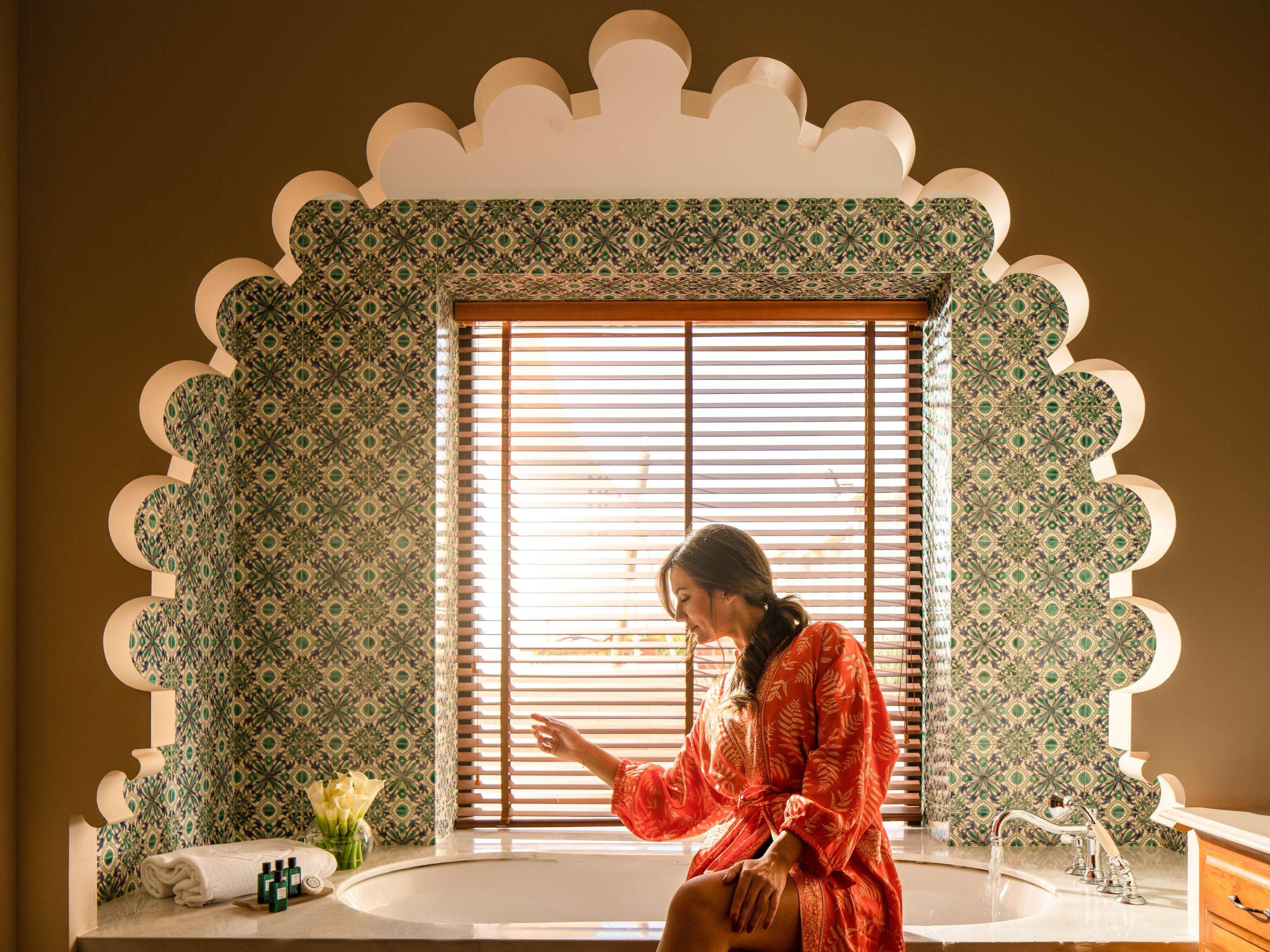 Suite Pool View King Bed